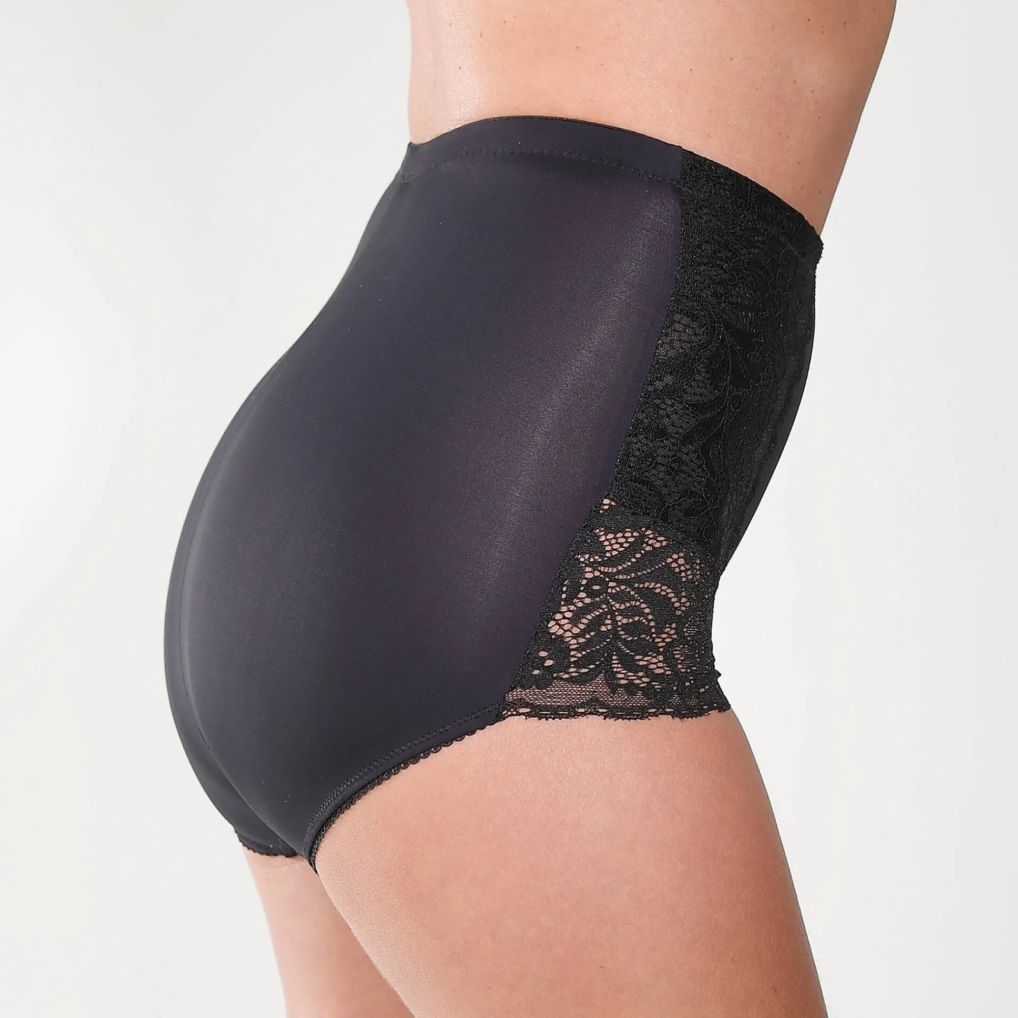 Slip En Shorty<Blancheporte Afslankende gaineslip met kanten buikpand - steungevend zwart