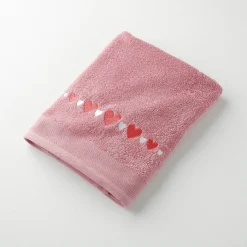 Badhanddoek<Colombine Badhanddoeken met geborduurde hartjes oudroze
