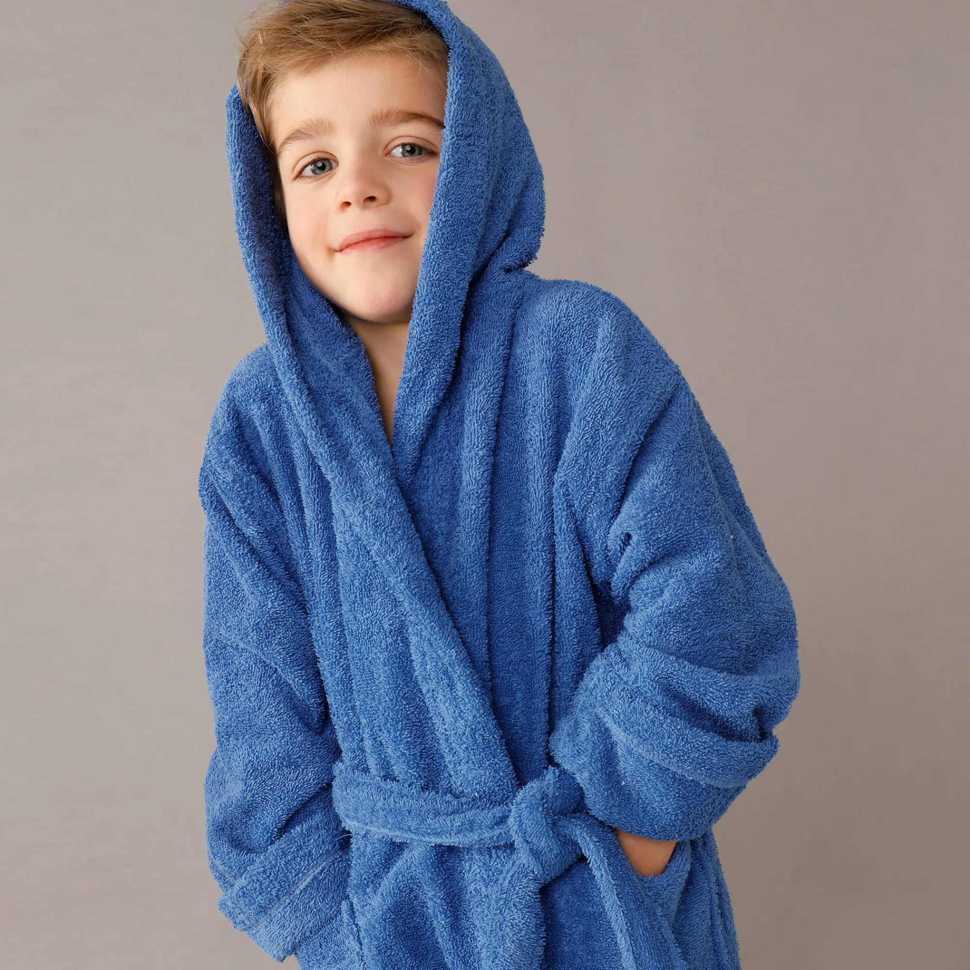 Badjas|Handdoek En Badlaken Kids<Colombine des petits Badjas in lusjesbadstof met kap, voor kinderen felblauw