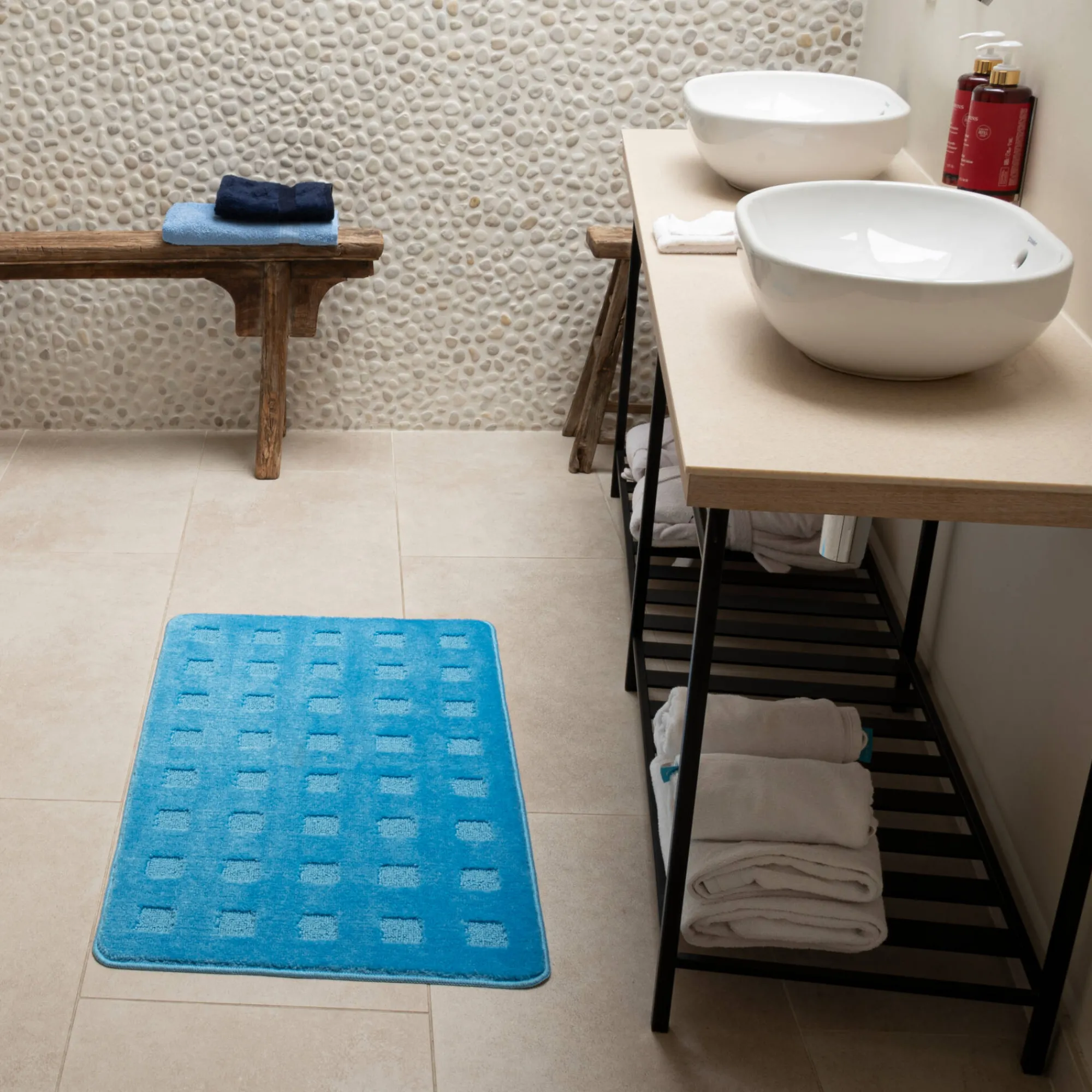 Badmatje<Blancheporte Badmat met geruit motief blauw