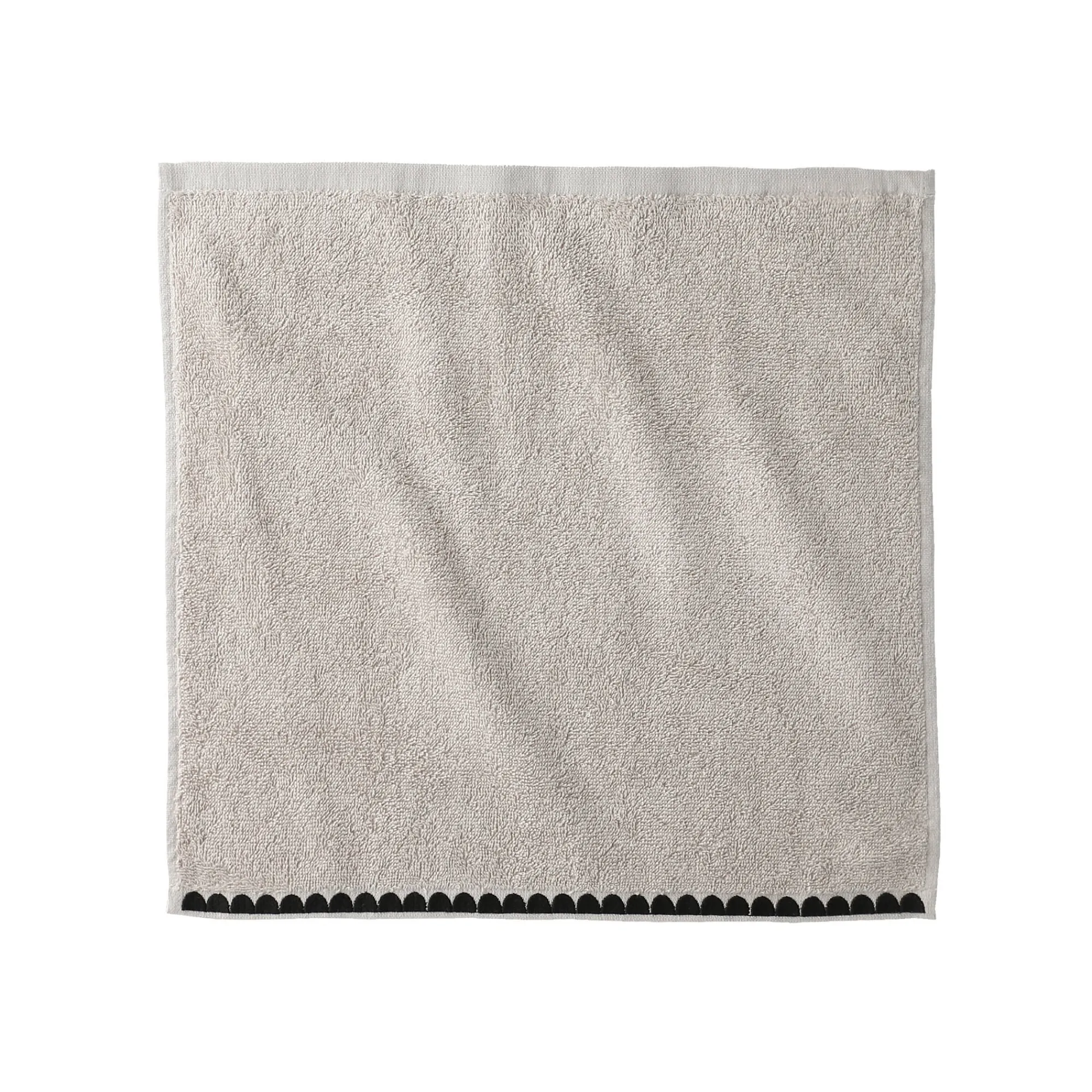 Badhanddoek<Blancheporte Badstof, afgewerkt met fantasieborduursel - 420g/m2 zandkleur