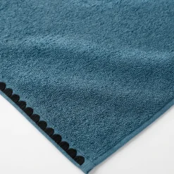 Badhanddoek<Blancheporte Badstof, afgewerkt met fantasieborduursel - 420g/m2 jeansblauw