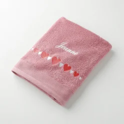 Badhanddoek|Handdoek En Badlaken Kids<Colombine Badstof met geborduurde hartjes, personaliseerbaar oudroze