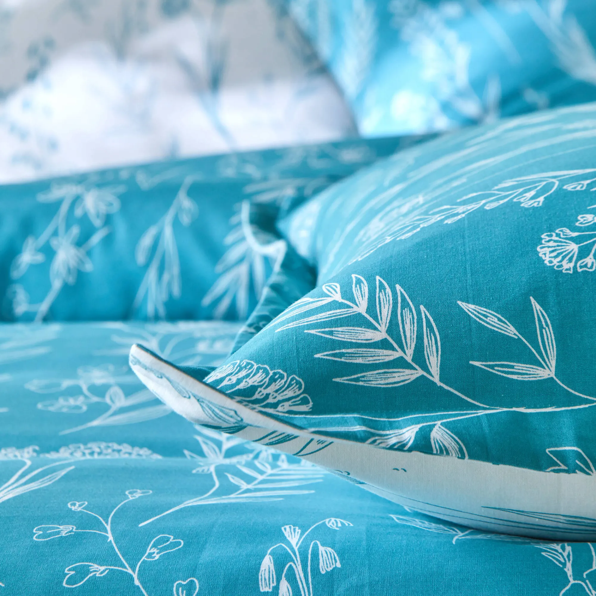 Fantasie Bedlinnen|Kussensloop<Colombine Bedlinnen Alessia in katoen met bloemenprint blauw