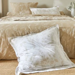 Fantasie Bedlinnen|Dekbedovertrek<Colombine Bedlinnen Alessia in katoen met bloemenprint zandkleur