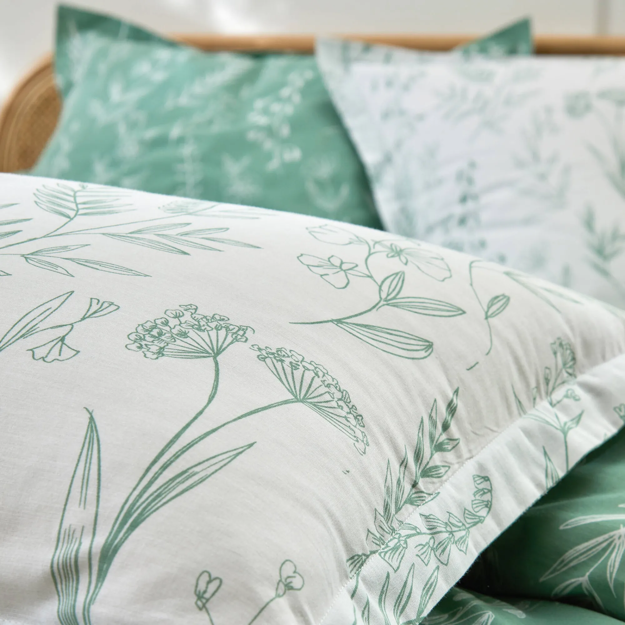 Fantasie Bedlinnen<Colombine Bedlinnen Alessia in katoen met bloemenprint groen