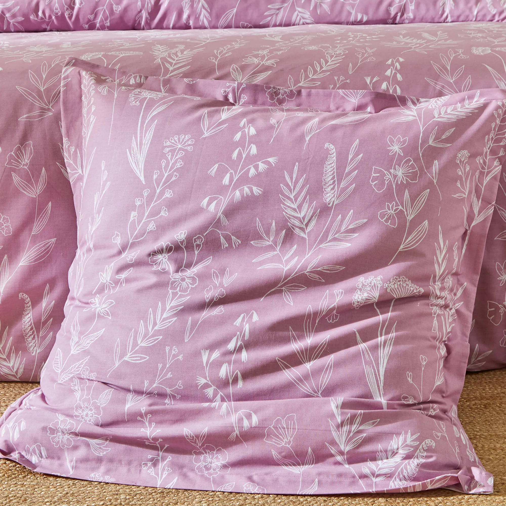 Fantasie Bedlinnen|Dekbedovertrek<Colombine Bedlinnen Alessia in katoen met bloemenprint parma