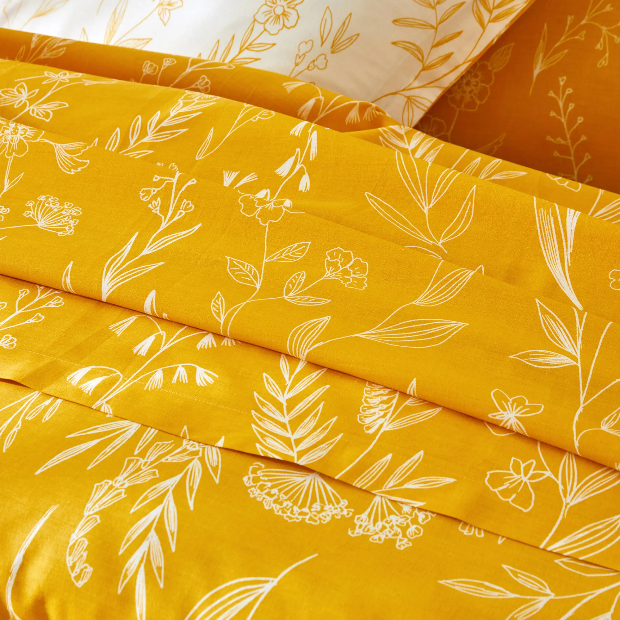 Fantasie Bedlinnen|Vlak Laken<Colombine Bedlinnen Alessia in katoen met bloemenprint geel