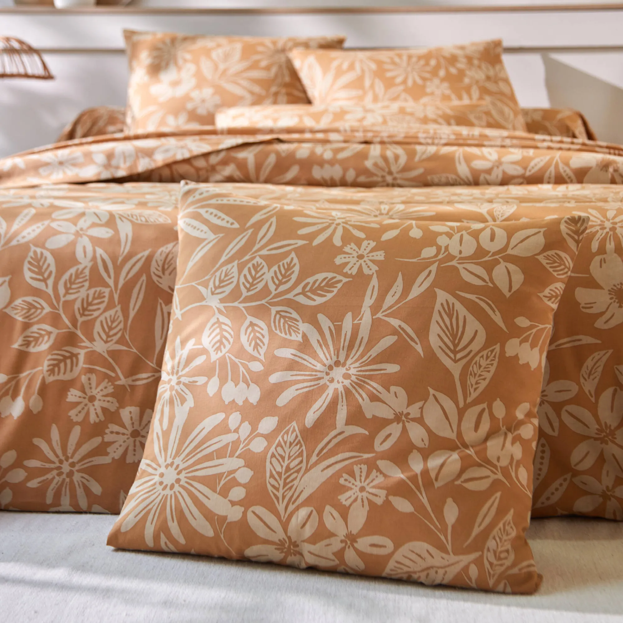 Fantasie Bedlinnen|Vlak Laken<Blancheporte Bedlinnen Céline, in katoen met bloemenprint karamel