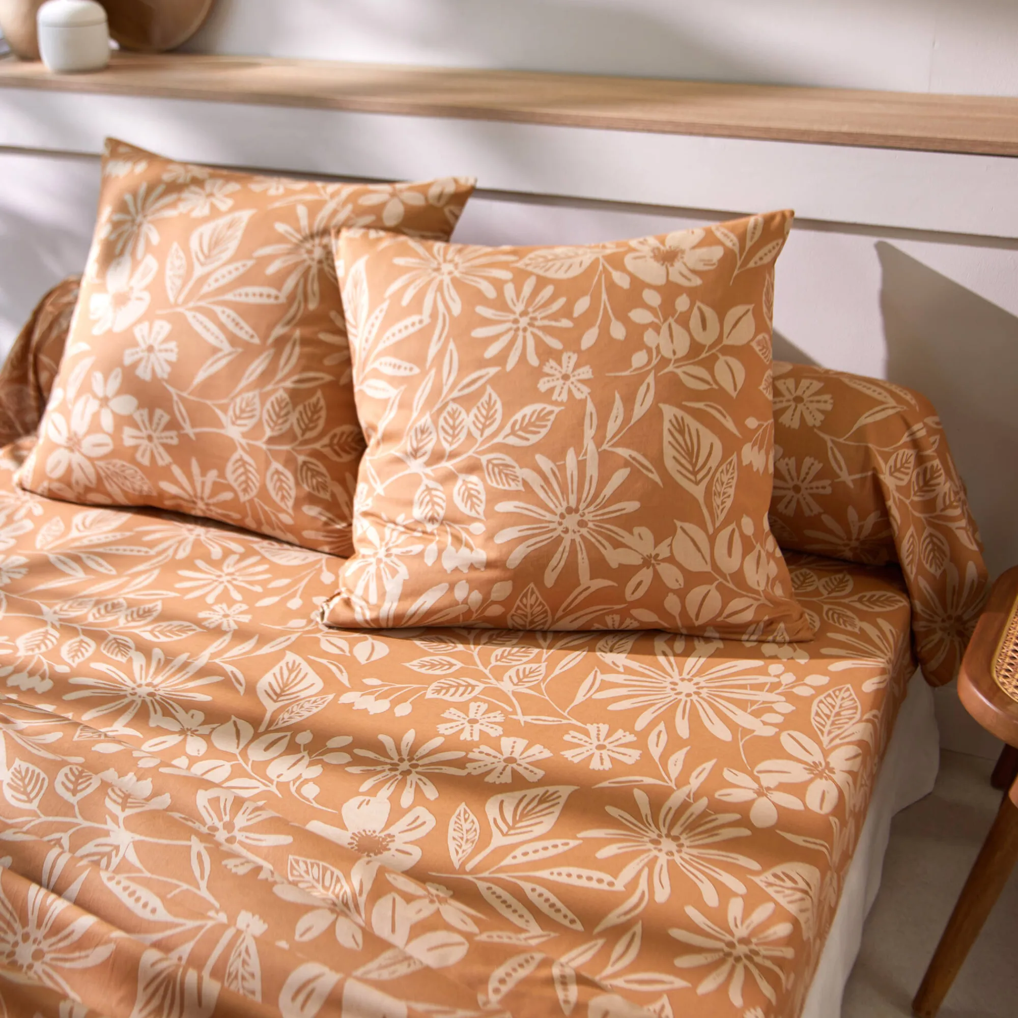 Fantasie Bedlinnen|Vlak Laken<Blancheporte Bedlinnen Céline, in katoen met bloemenprint karamel