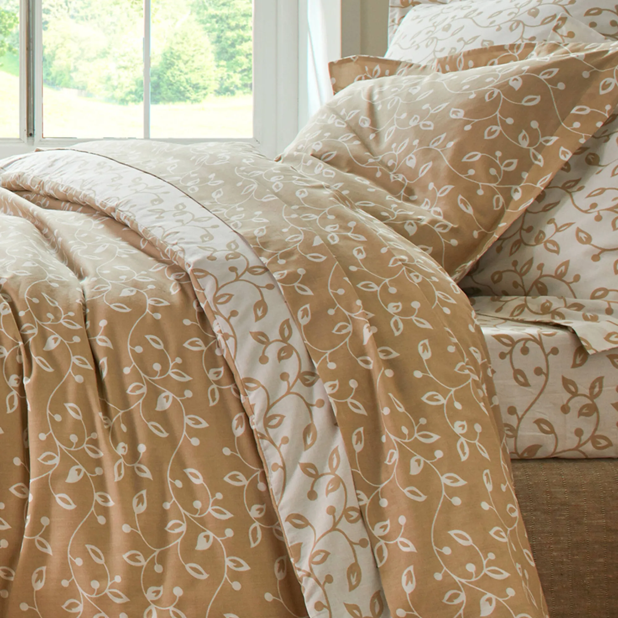 Fantasie Bedlinnen|Vlak Laken<Blancheporte Bedlinnen Héritage in flanel met krulmotieven<br> wit / beige