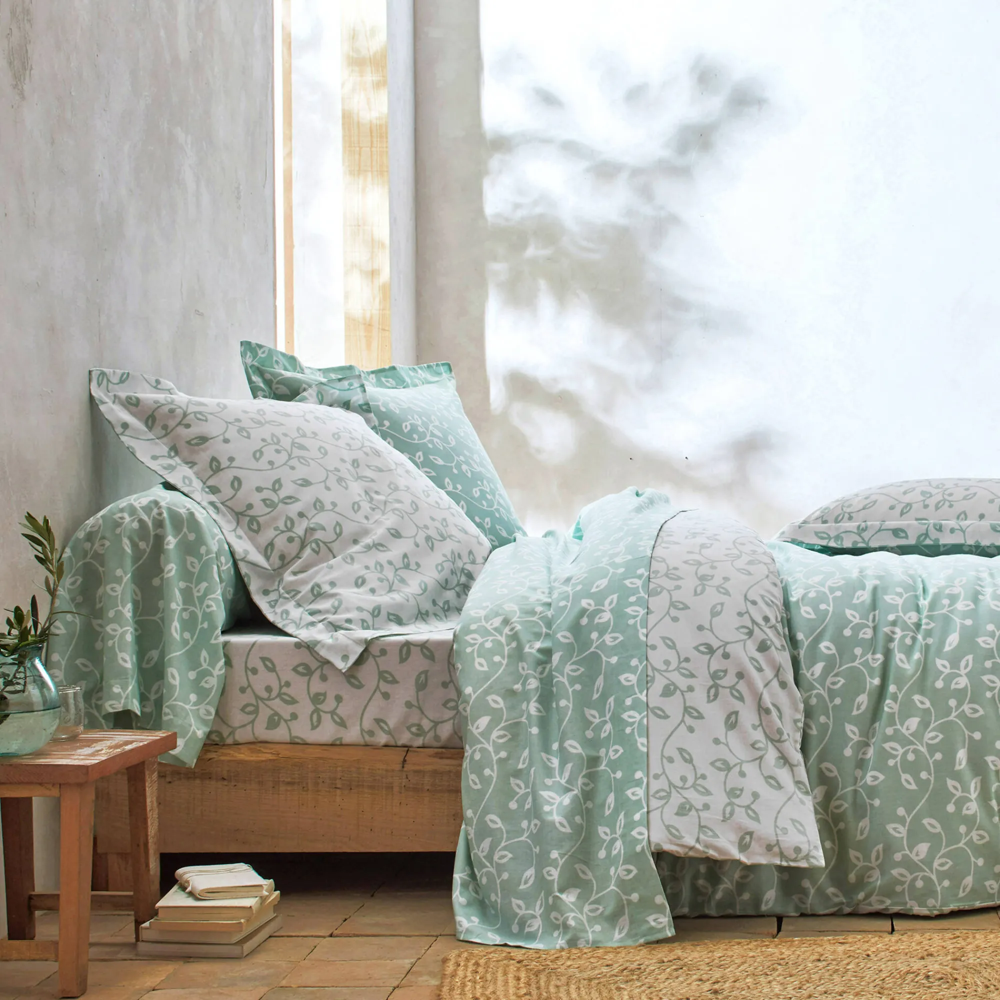 Fantasie Bedlinnen|Vlak Laken<Blancheporte Bedlinnen Héritage in flanel met krulmotieven<br> groen / wit
