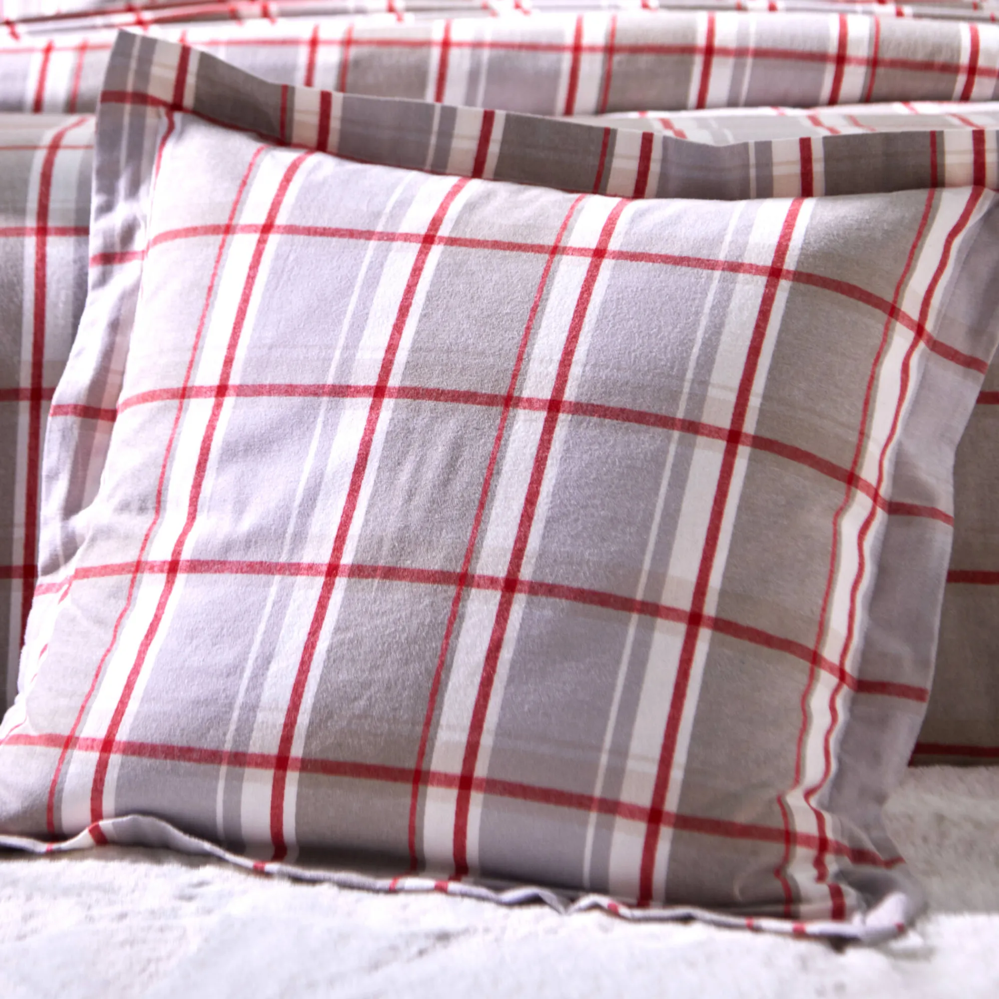 Fantasie Bedlinnen|Vlak Laken<Colombine Bedlinnen in flanel Scott, ingeweven motieven beige