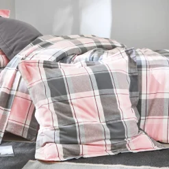 Fantasie Bedlinnen|Vlak Laken<Colombine Bedlinnen in flanel Scott, ingeweven motieven roze