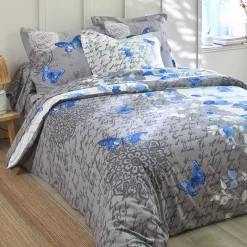 Fantasie Bedlinnen|Vlak Laken<Colombine Bedlinnen in katoen Célestine met bloem- en vlindermotieven blauw / grijs