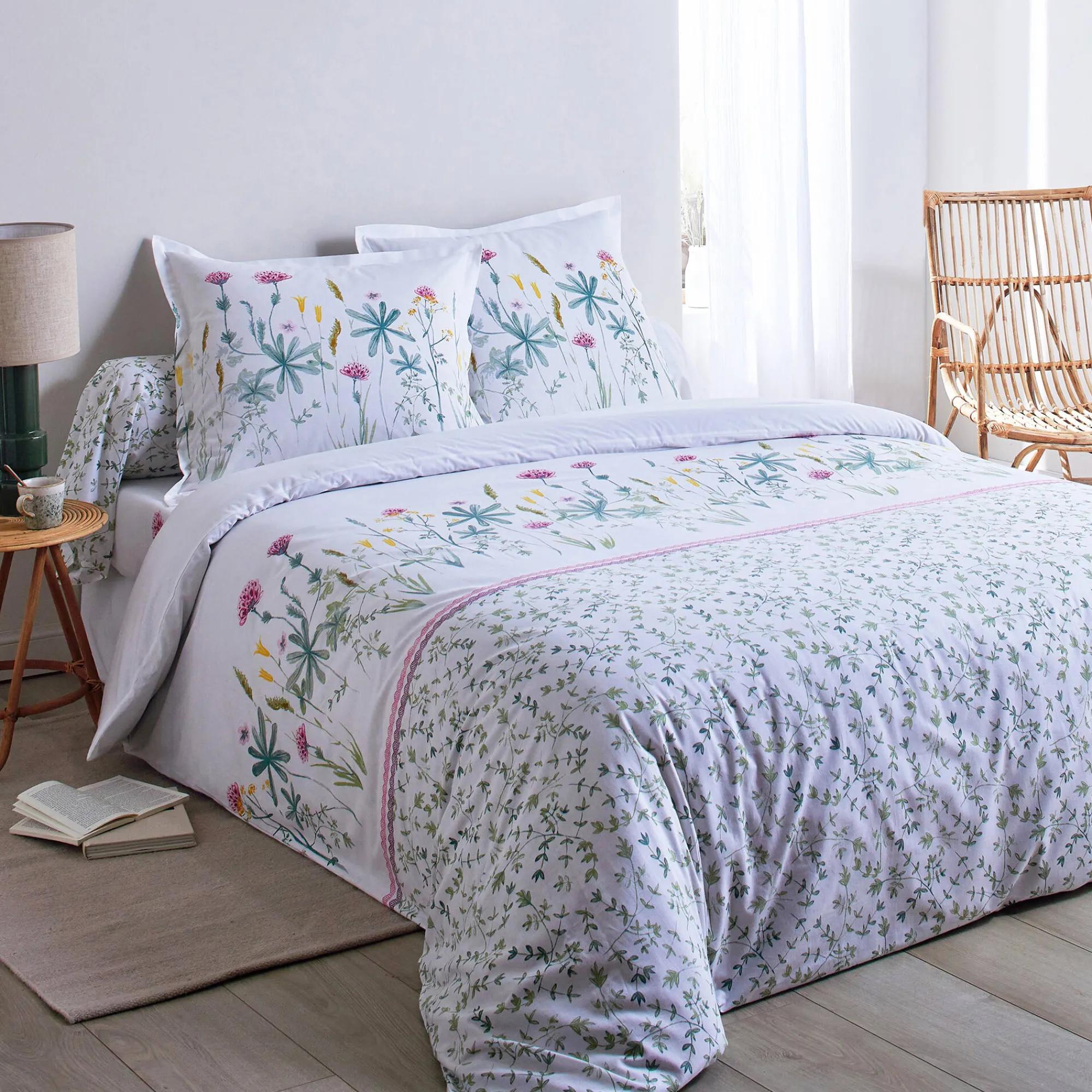 Fantasie Bedlinnen|Vlak Laken<Colombine Bedlinnen Julie in katoen met plantenprint wit / roze