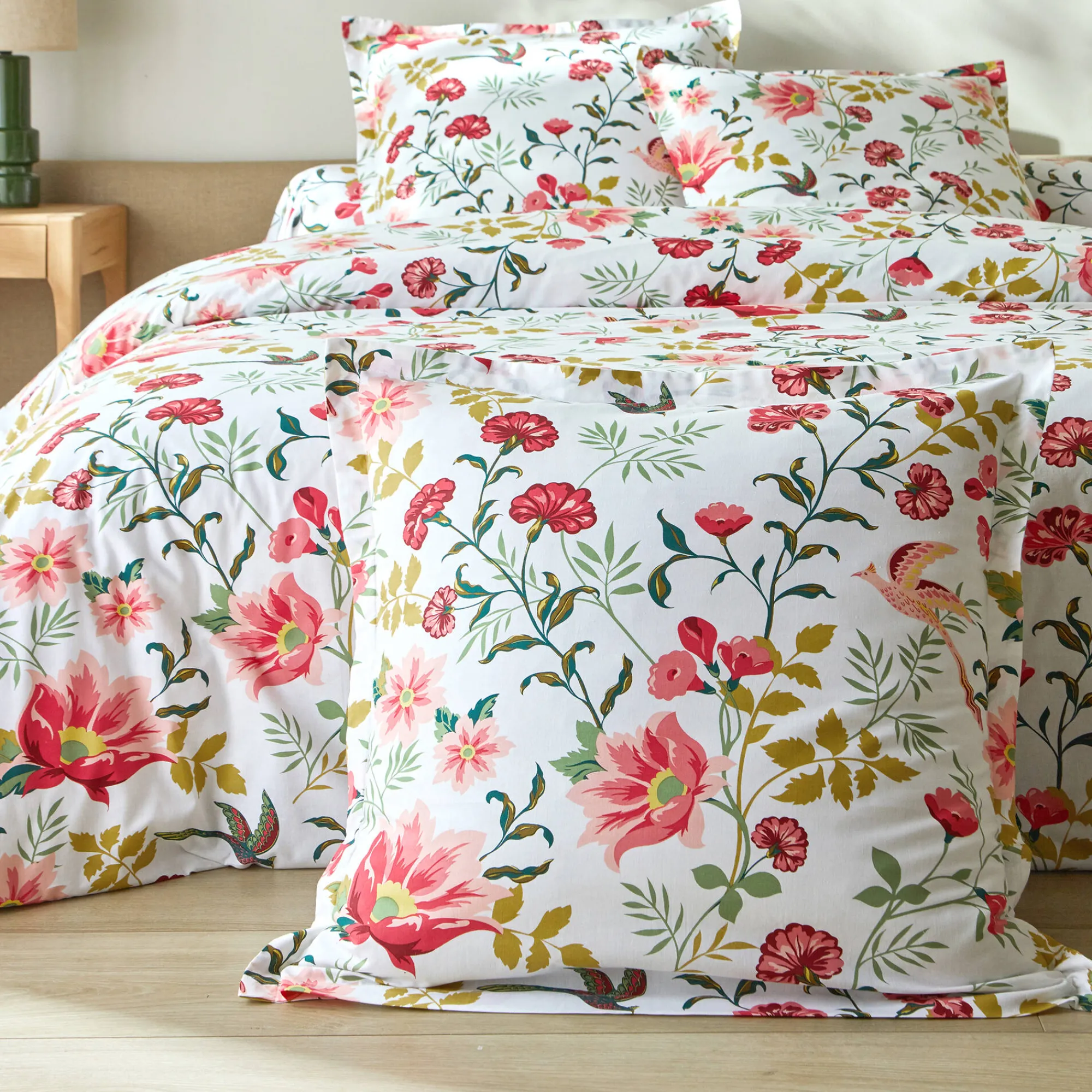 Fantasie Bedlinnen|Vlak Laken<Colombine Bedlinnen Lola met bloemenprint - in katoen wit