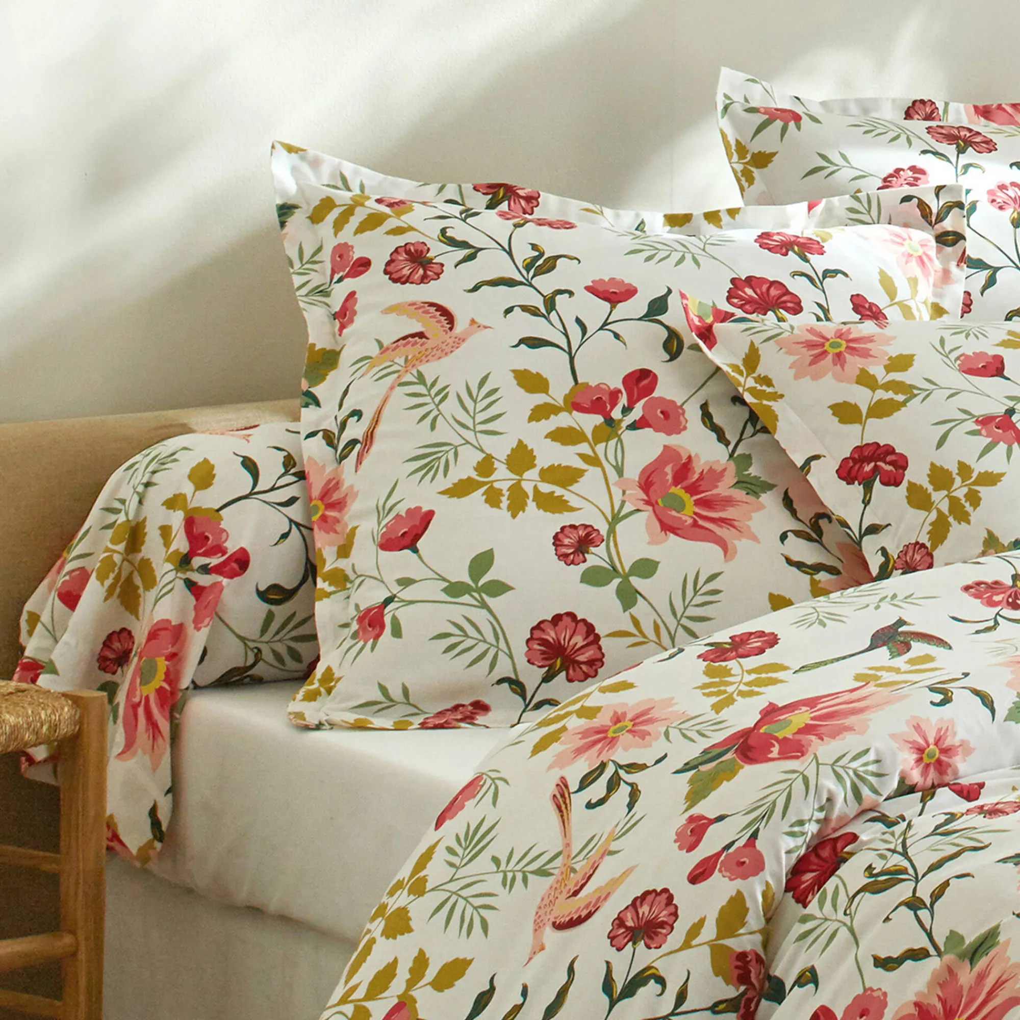 Fantasie Bedlinnen|Vlak Laken<Colombine Bedlinnen Lola met bloemenprint - in katoen wit