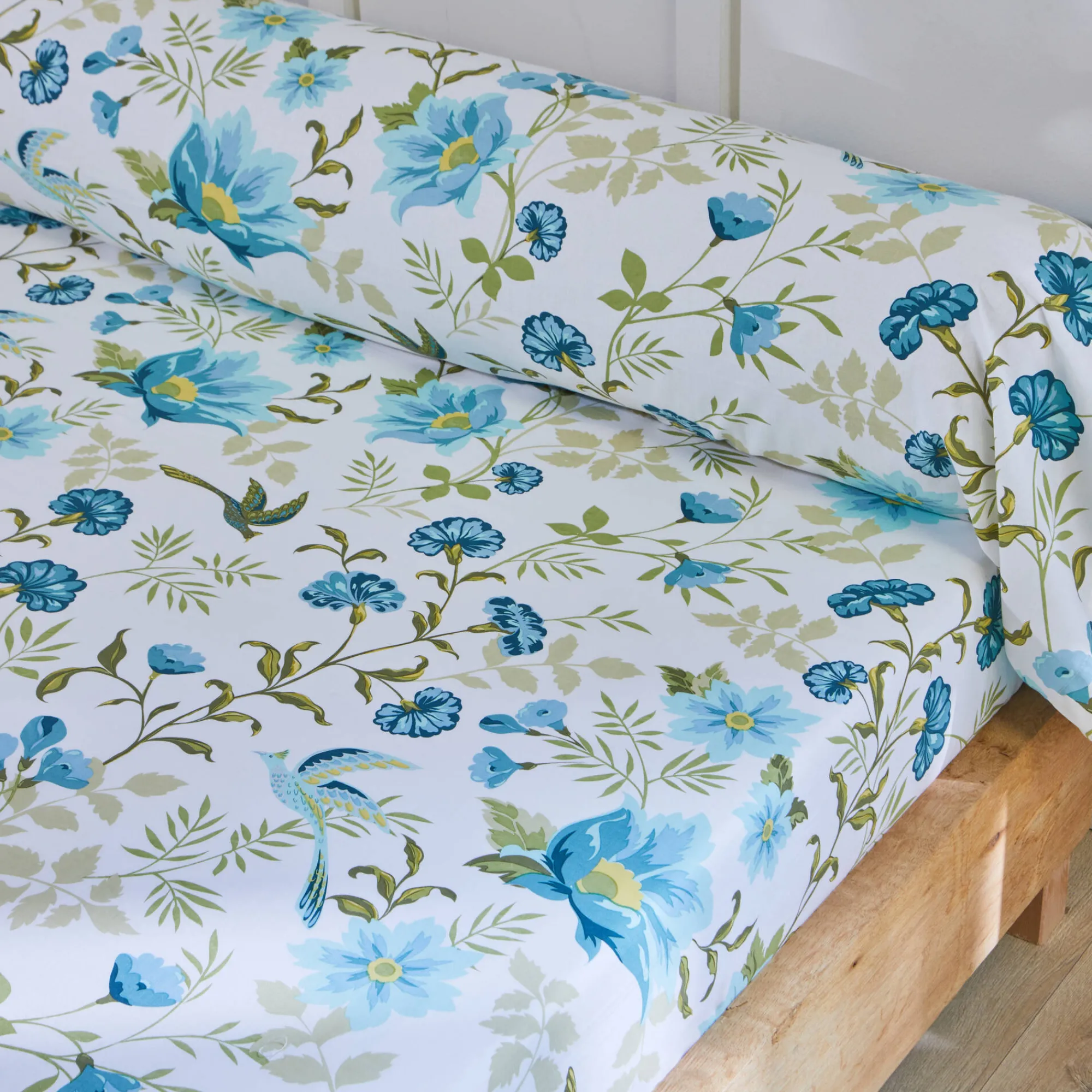 Fantasie Bedlinnen|Vlak Laken<Colombine Bedlinnen Lola met bloemenprint - in katoen blauw / wit