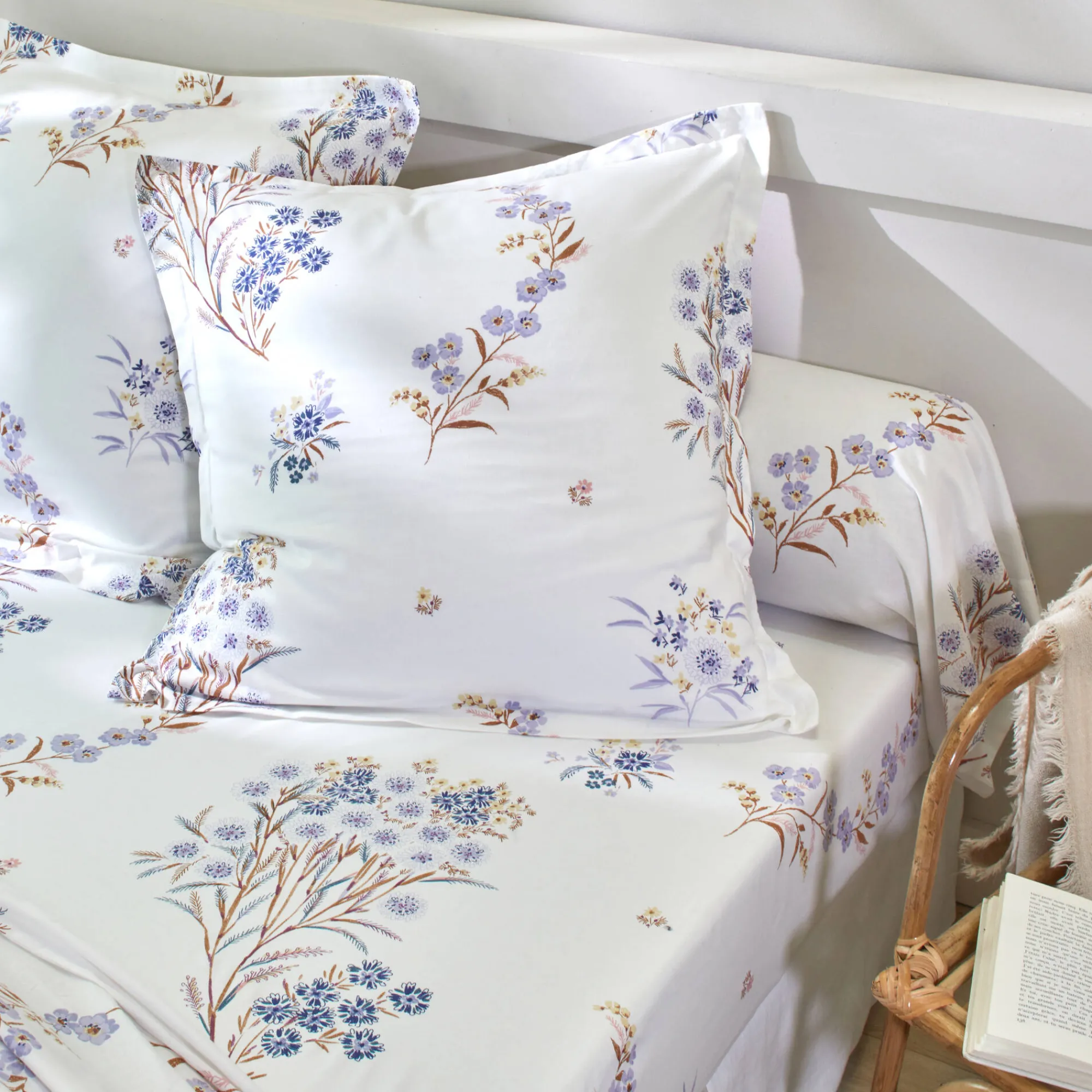 Fantasie Bedlinnen|Vlak Laken<Colombine Bedlinnen Madeleine, in katoen wit / blauw