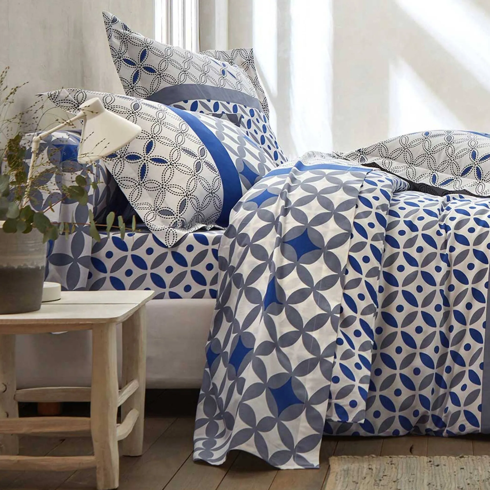 Fantasie Bedlinnen|Vlak Laken<Colombine Bedlinnen Marlow, katoen met geometrische motieven grijs / blauw
