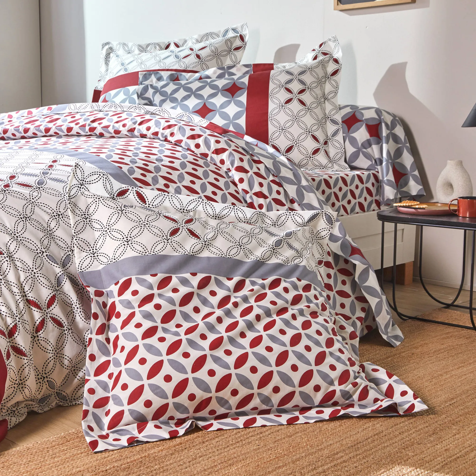 Fantasie Bedlinnen|Vlak Laken<Colombine Bedlinnen Marlow, katoen met geometrische motieven grijs / rood