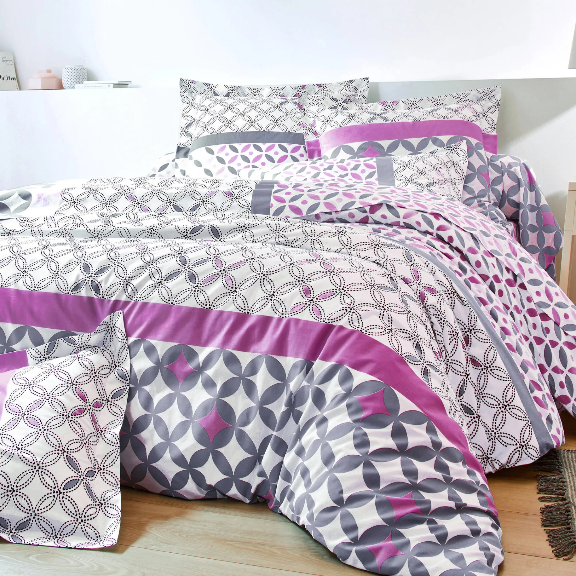 Fantasie Bedlinnen|Vlak Laken<Colombine Bedlinnen Marlox in katoen met geometrische motieven grijs / paars