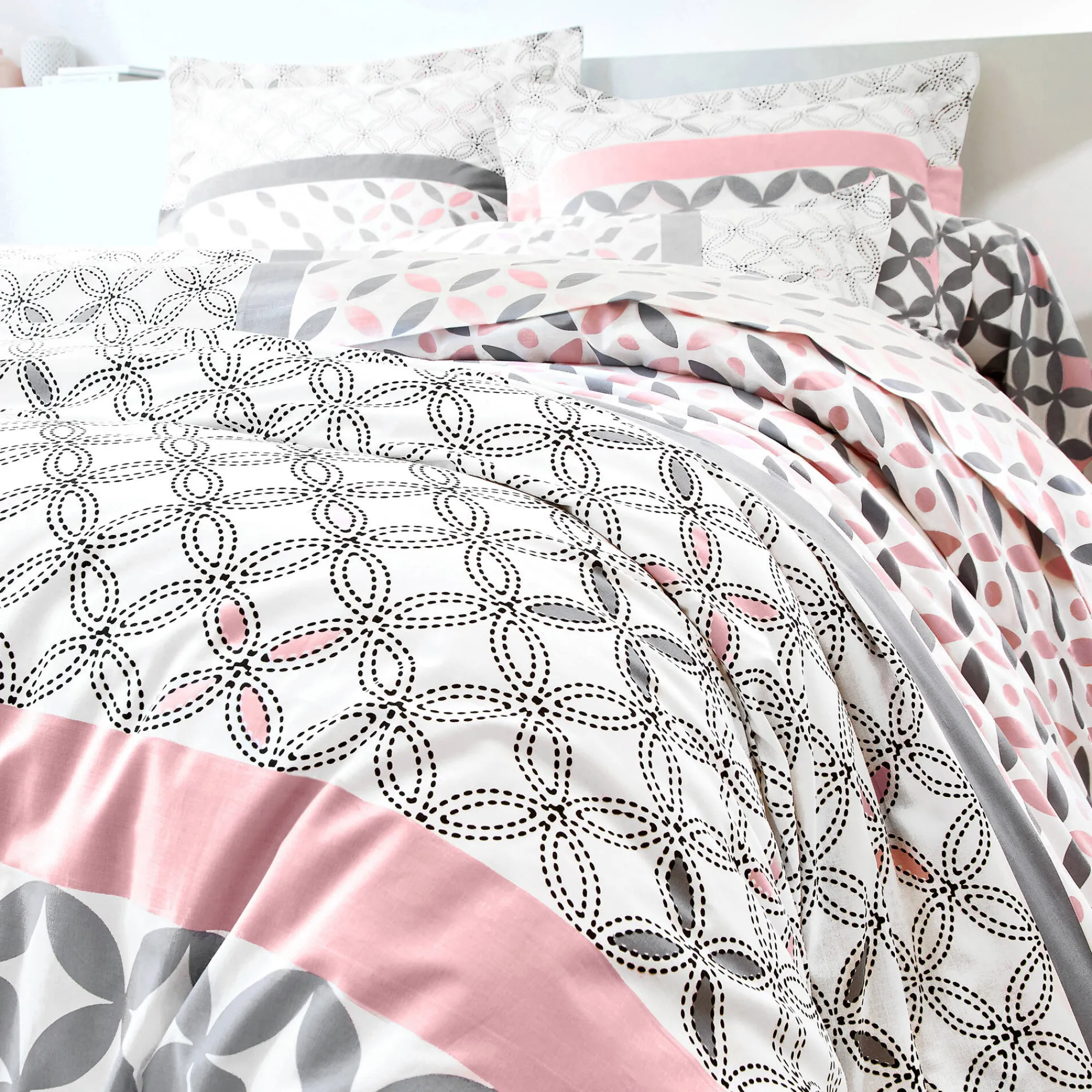 Fantasie Bedlinnen|Vlak Laken<Colombine Bedlinnen Marlox in katoen met geometrische motieven grijs / roze