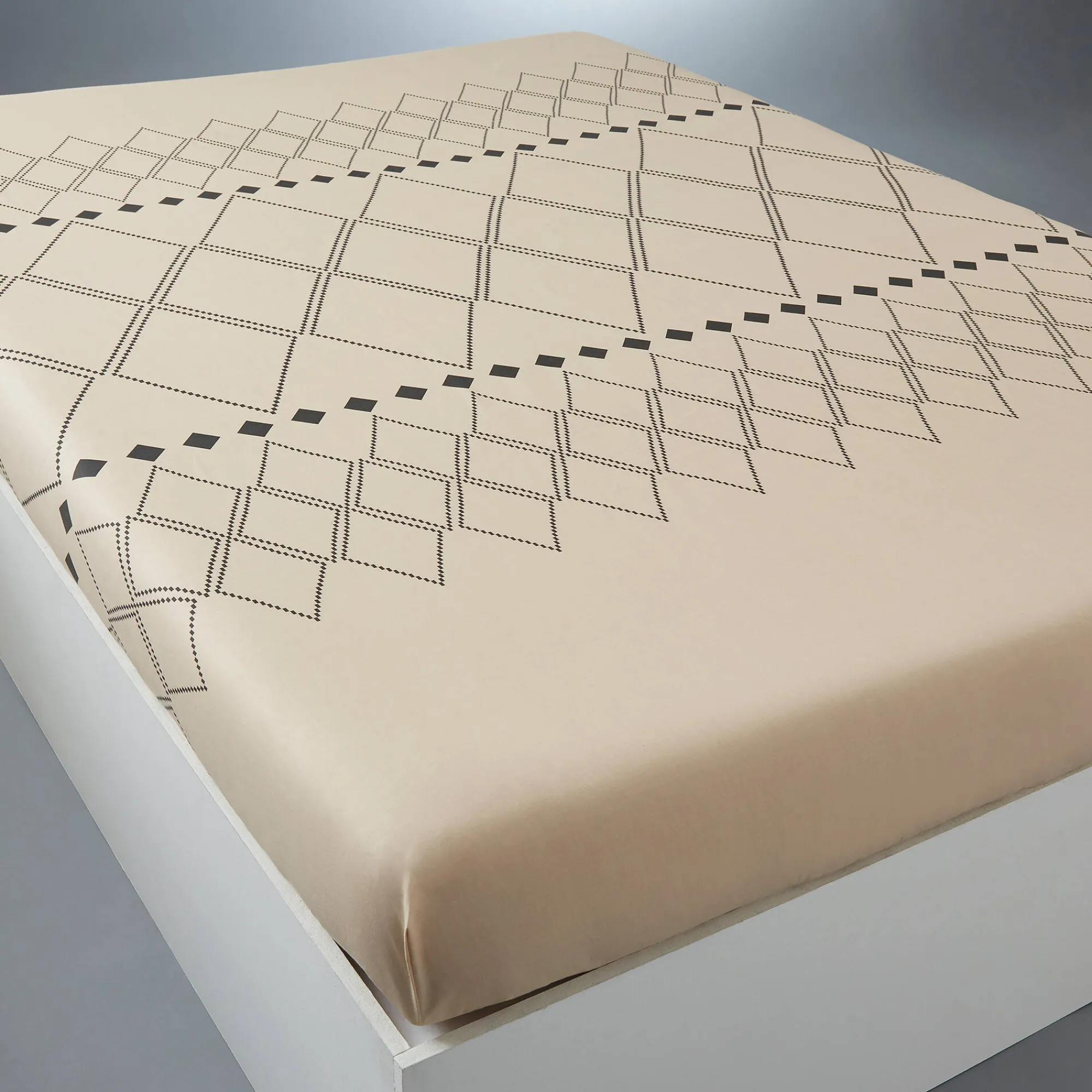 Fantasie Bedlinnen|Vlak Laken<Blancheporte Bedlinnen Massai, in katoen met grafische motieven, afgewerkt met pompons beige