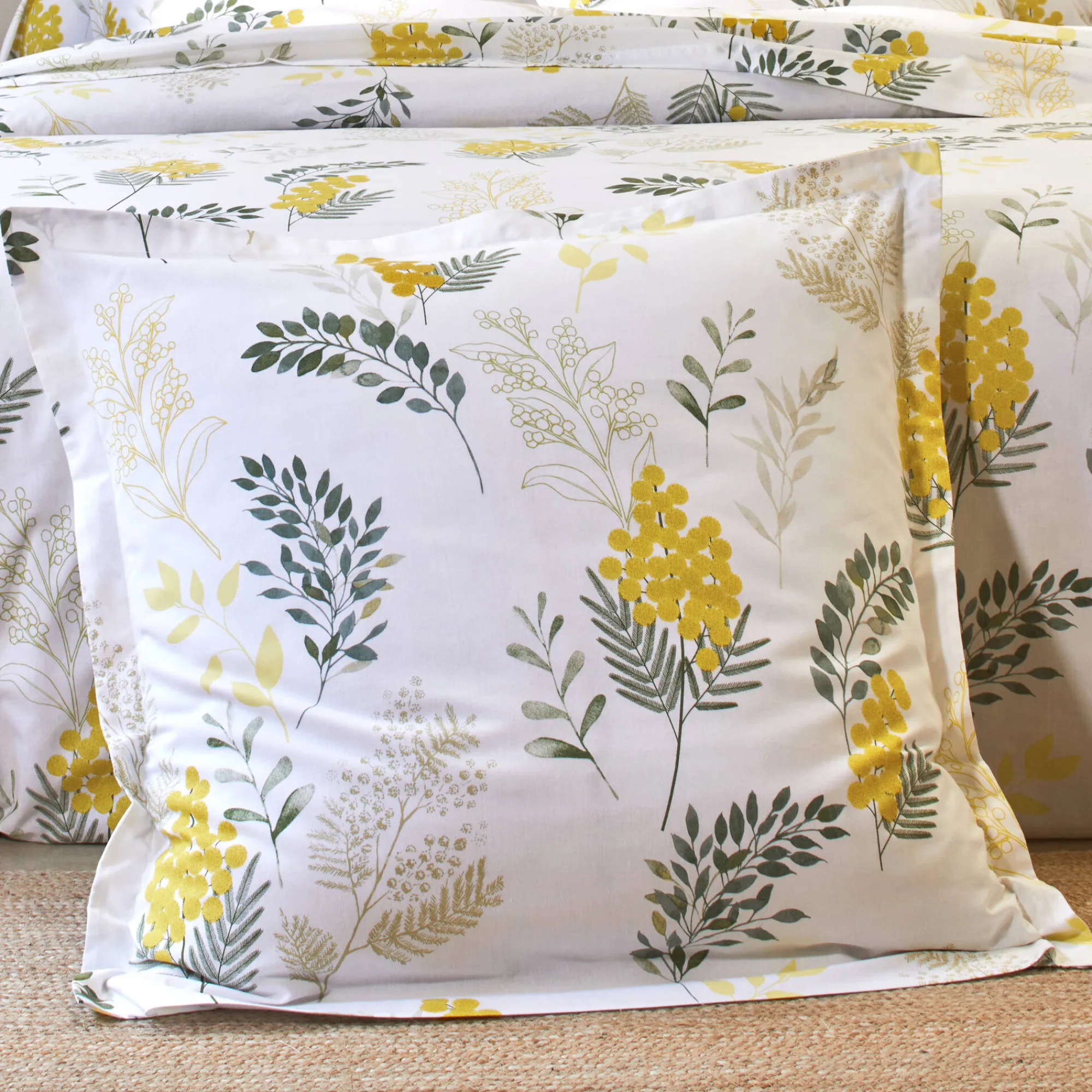 Fantasie Bedlinnen|Vlak Laken<Colombine Bedlinnen Mimosa in katoen met bloemenprint geel