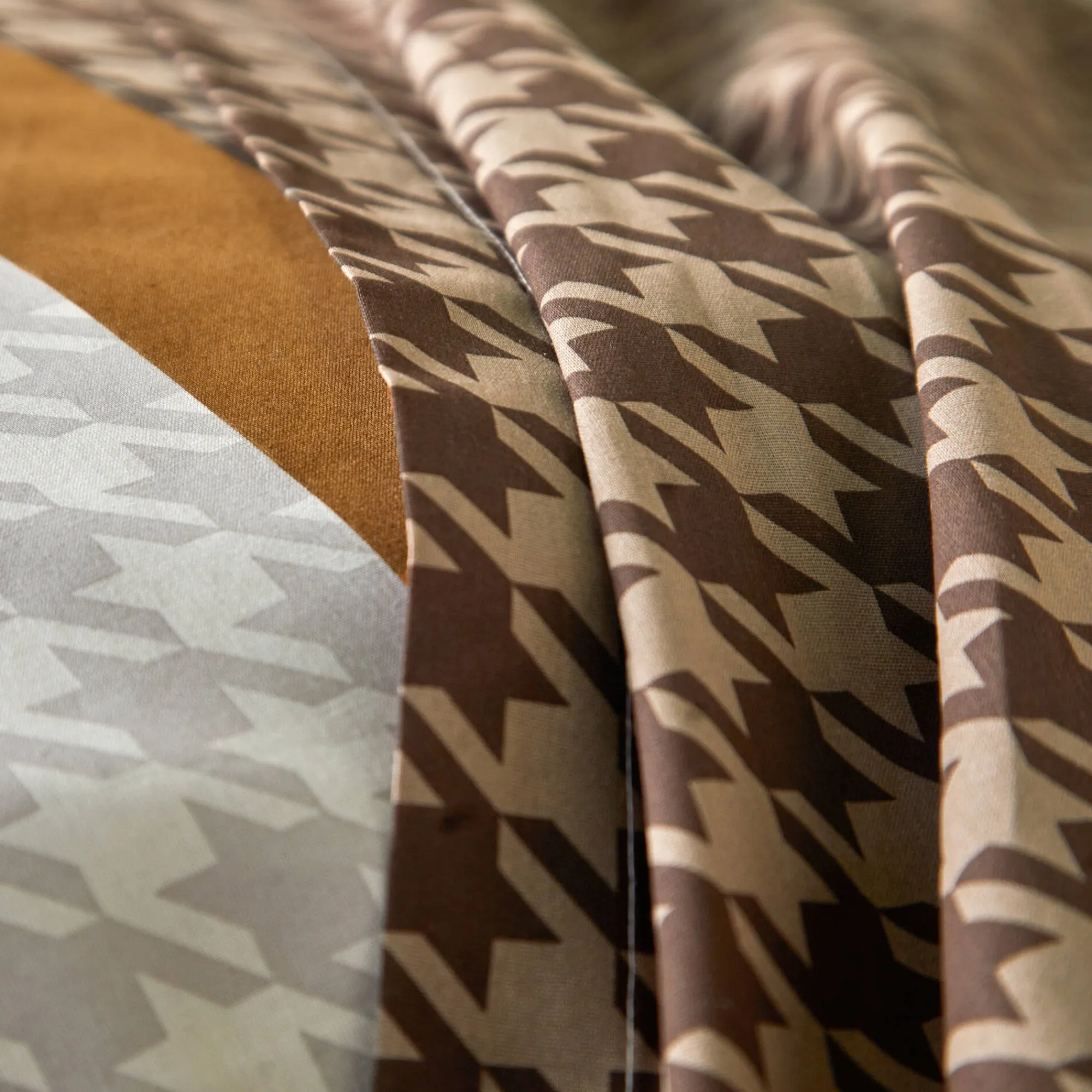 Fantasie Bedlinnen|Vlak Laken<Blancheporte Bedlinnen Pierre in katoen met pied-de-poule print beige