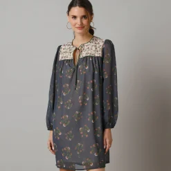 Jurk<Lora Zellini Bedrukte, korte jurk, bloezende mouwen grijs / beige