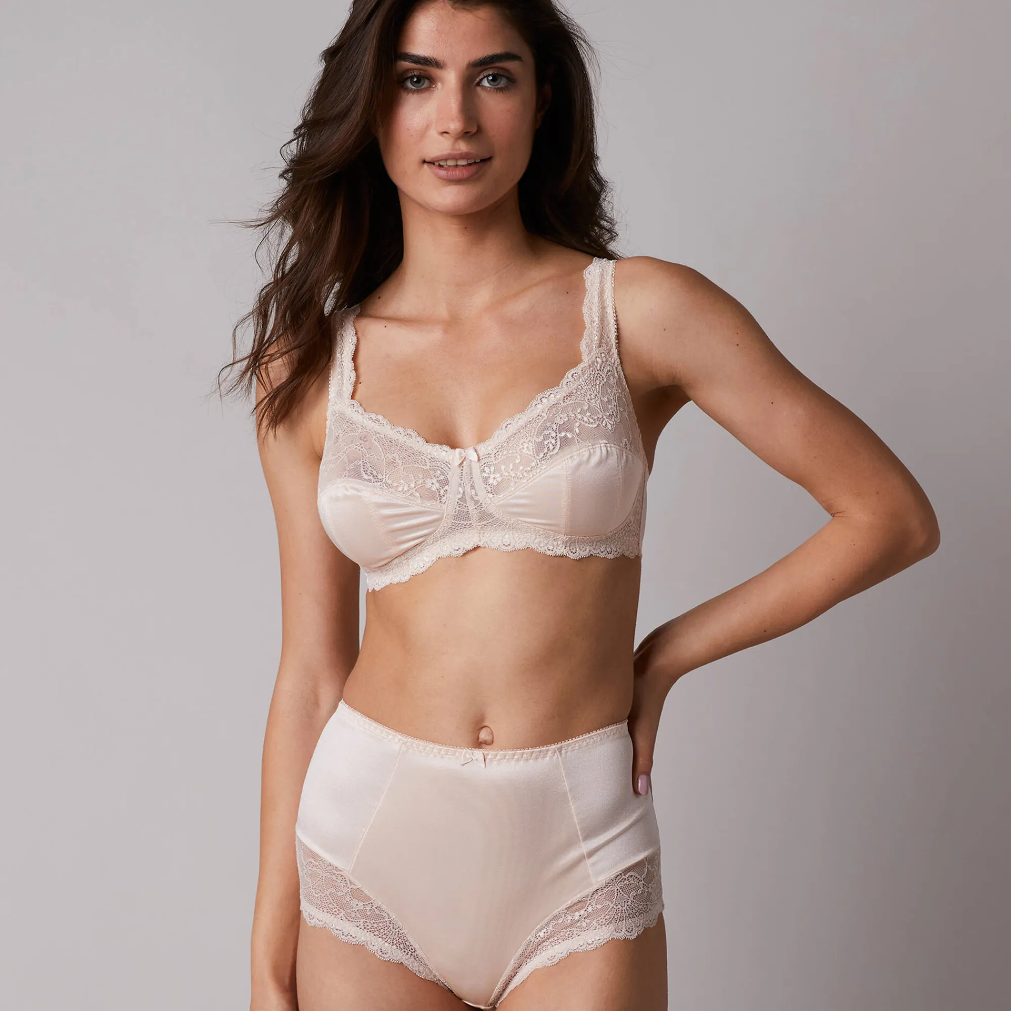 Beha<Confidence Lingerie Beha in glanstricot en kant Salford zonder beugels - set van 2 klaproosrood + granaatrood