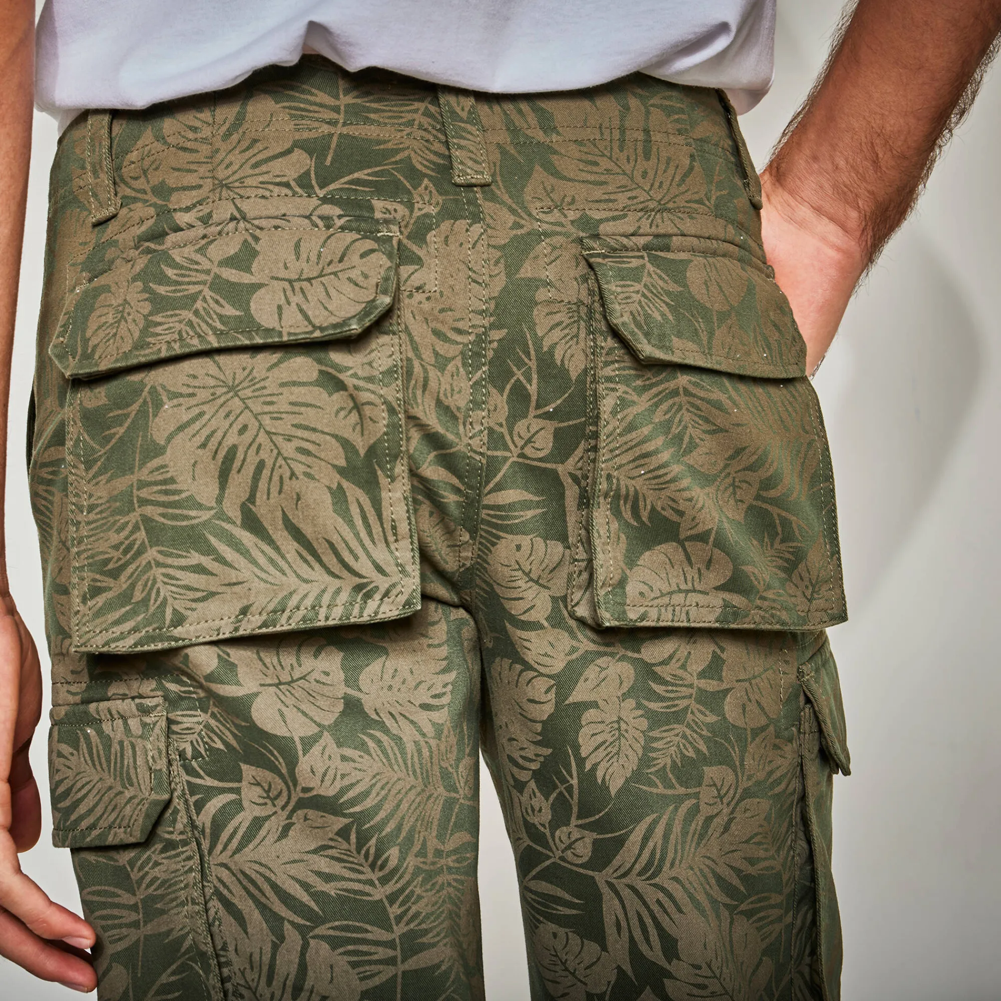 Short En Bermuda<Blancheporte Bermuda in canvas met bladerenprint donkerkaki