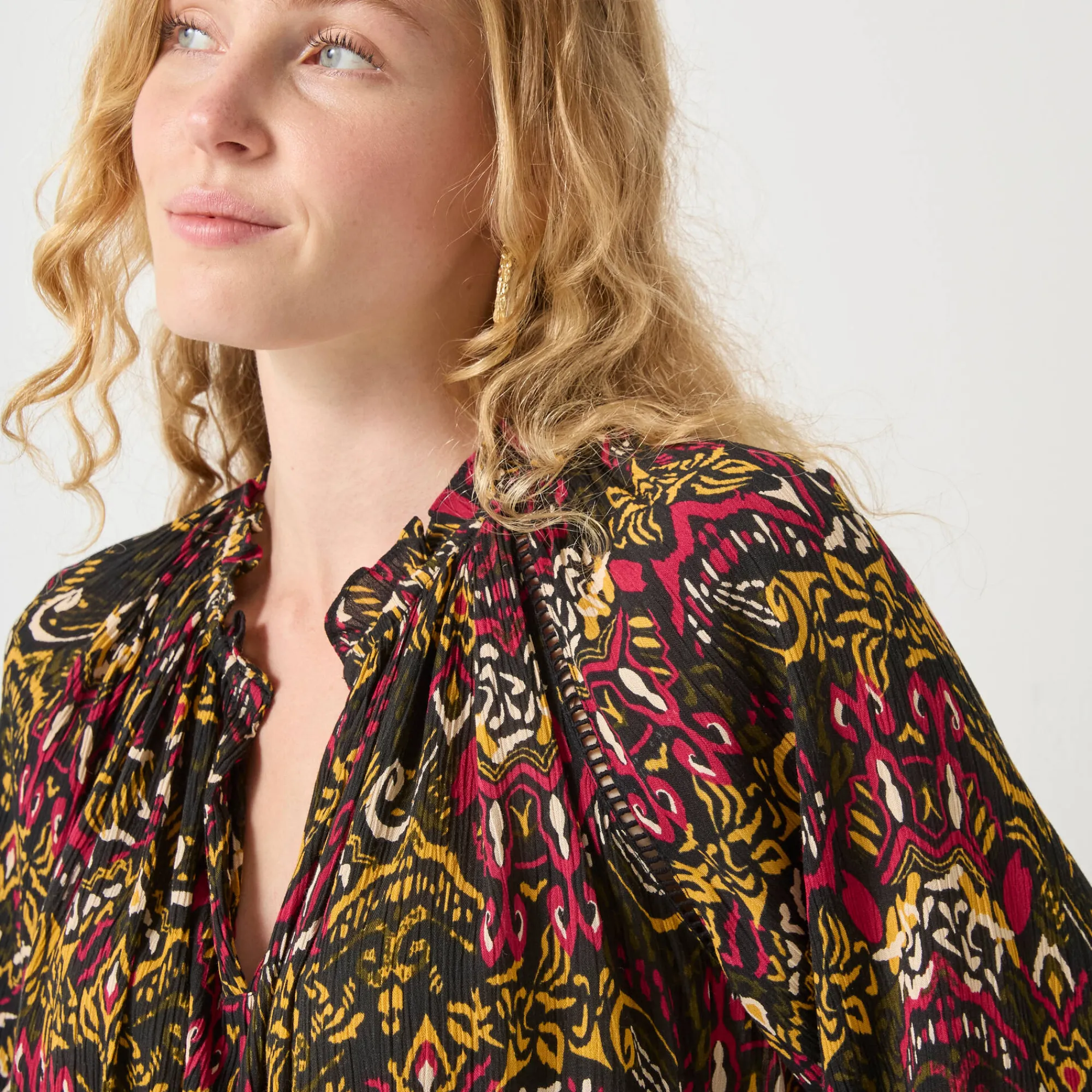 Bloes En Tuniek<Blancheporte Bloes in creponvoile met etnische print zwart / veelkleurig