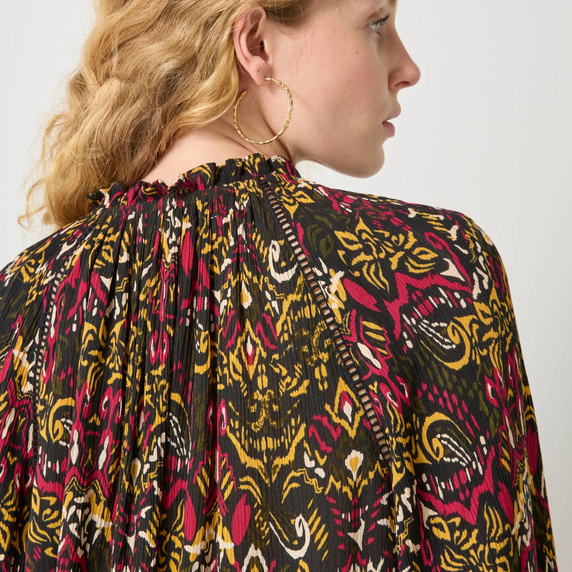 Bloes En Tuniek<Blancheporte Bloes in creponvoile met etnische print zwart / veelkleurig