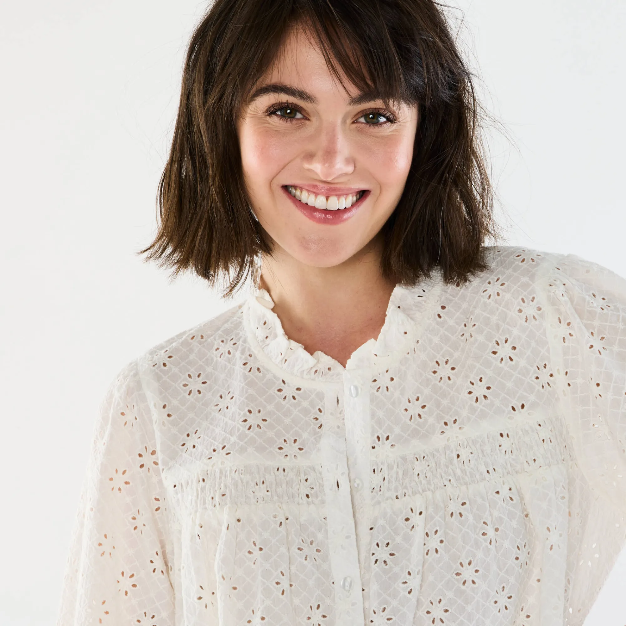 Bloes En Tuniek<Blancheporte Bloes met broderie anglaise, smokwerk en stroken aan de hals ecru