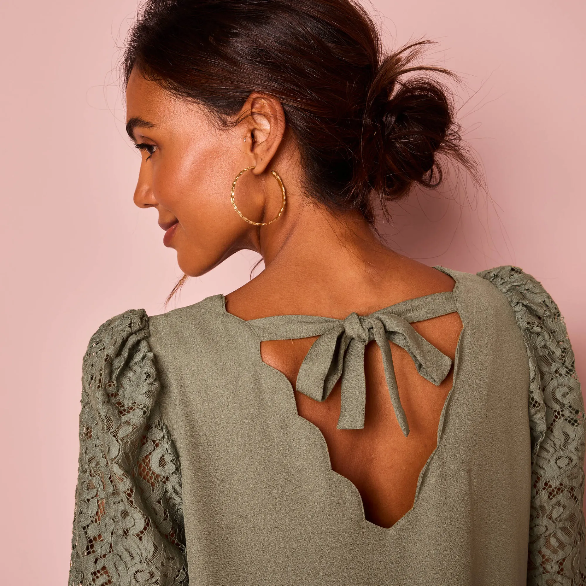Bloes En Tuniek<Blancheporte Bloes met festonrand achter bronskleur