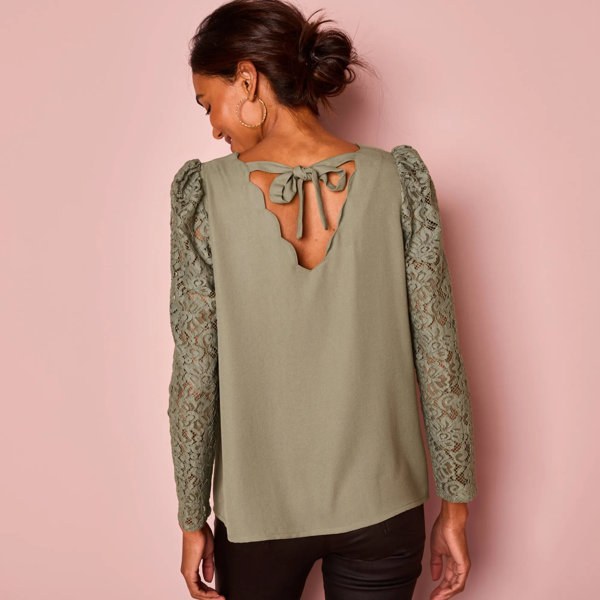 Bloes En Tuniek<Blancheporte Bloes met festonrand achter bronskleur