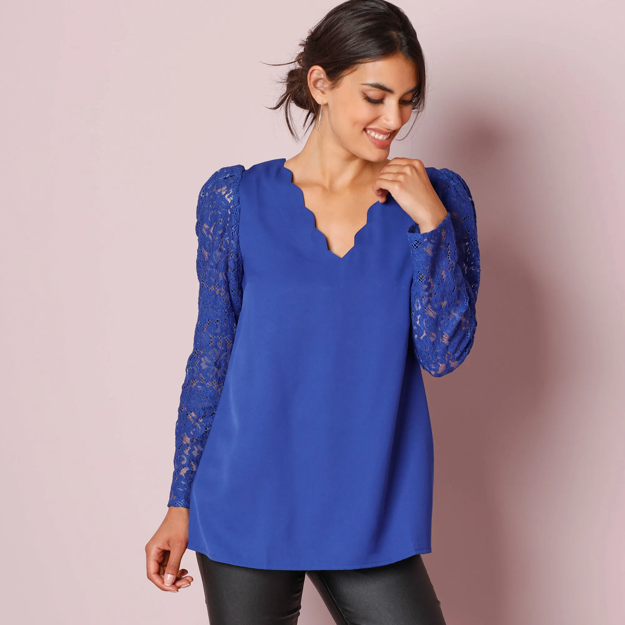 Feestoutfits Dames|Bloes En Tuniek<Blancheporte Bloes met festonrand achter blauw