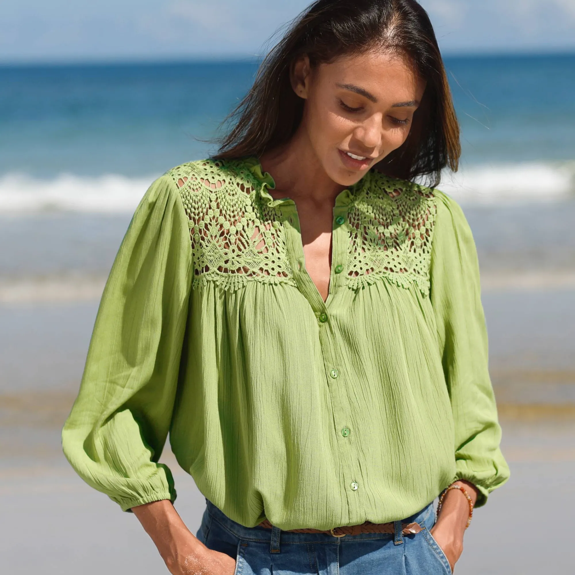 Bloes En Tuniek<Blancheporte Bloes met knoopsluiting en macramé, kraagje met stroken mosgroen