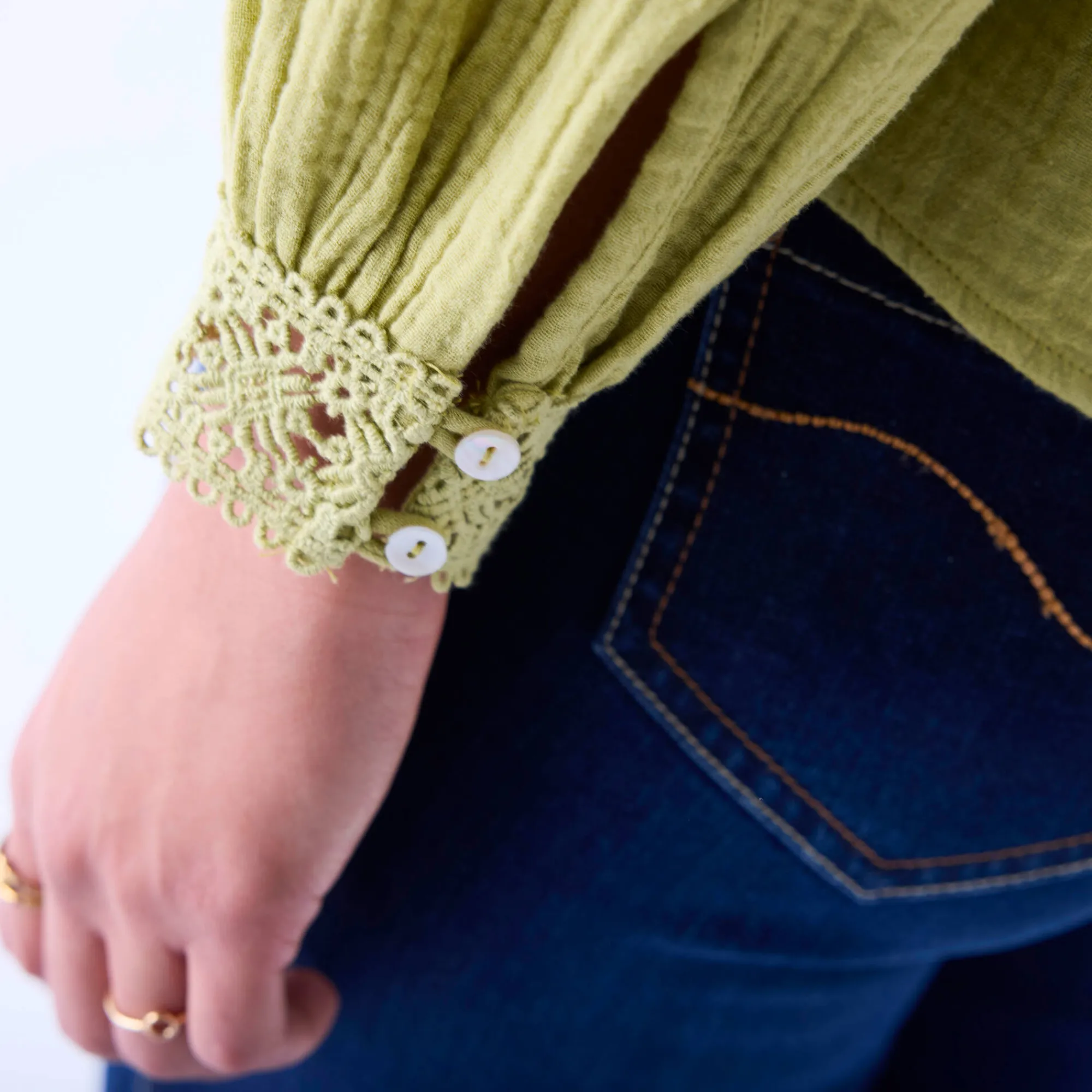 Bloes En Tuniek<Blancheporte Bloes met knoopsluiting en macramé, katoengaas mosgroen