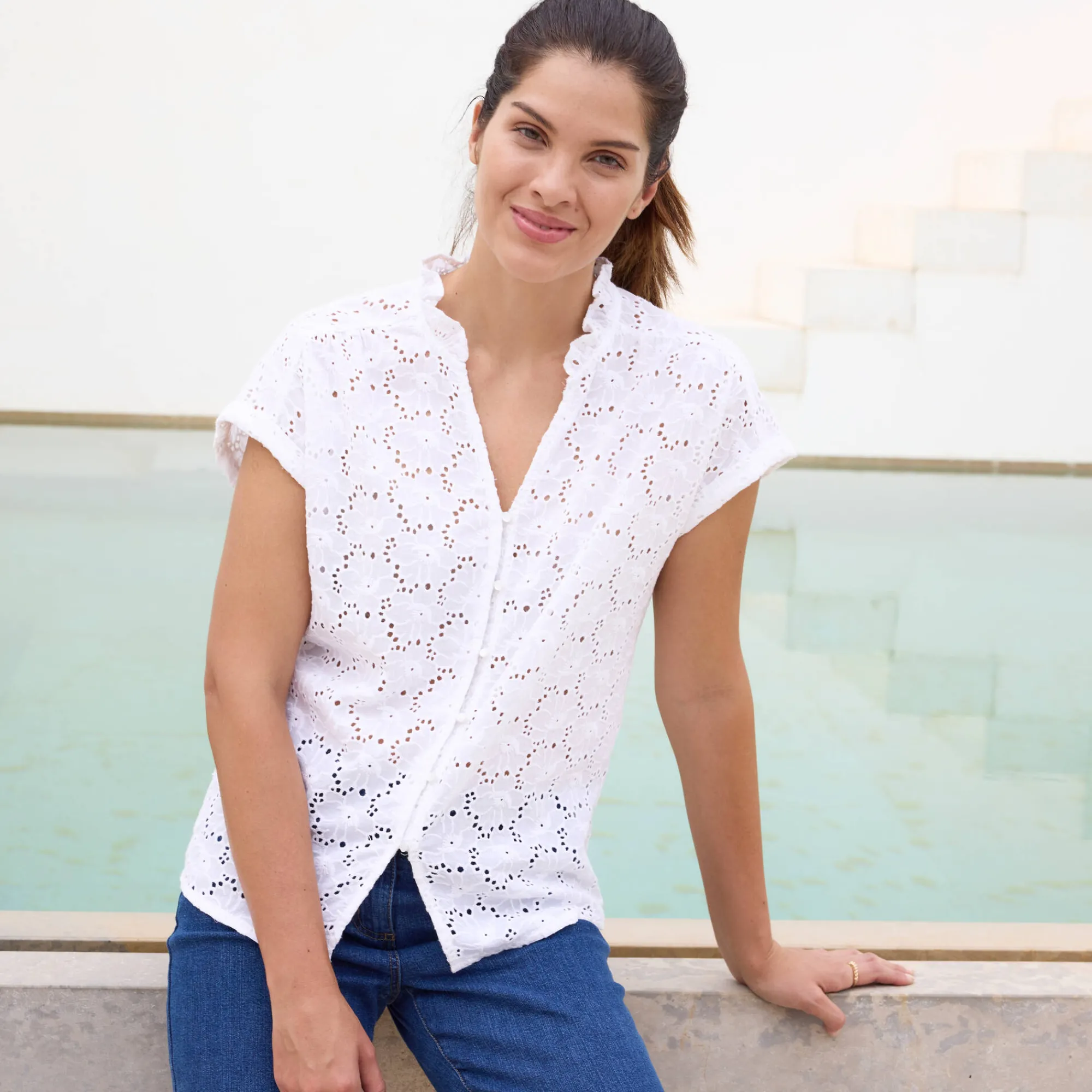 Bloes En Tuniek<Blancheporte Bloes met korte mouwen, stroken aan de kraag en broderie anglaise wit