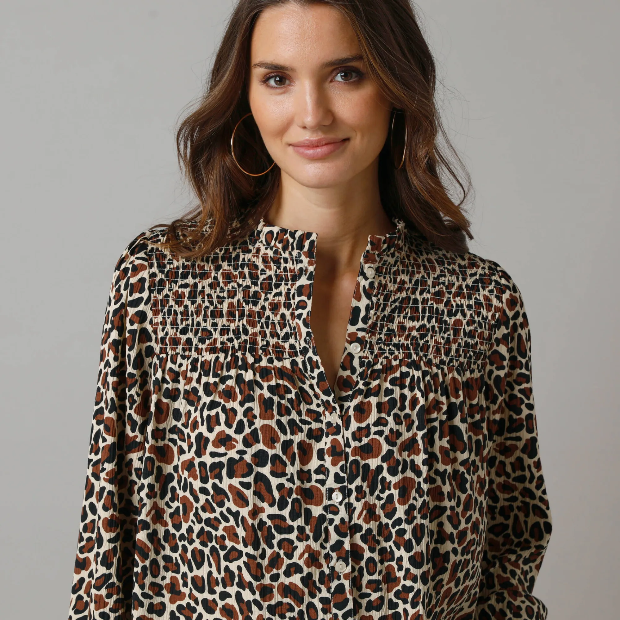 Bloes En Tuniek<Lora Zellini Bloes met luipaardprint, details in smokwerk karamel / zwart