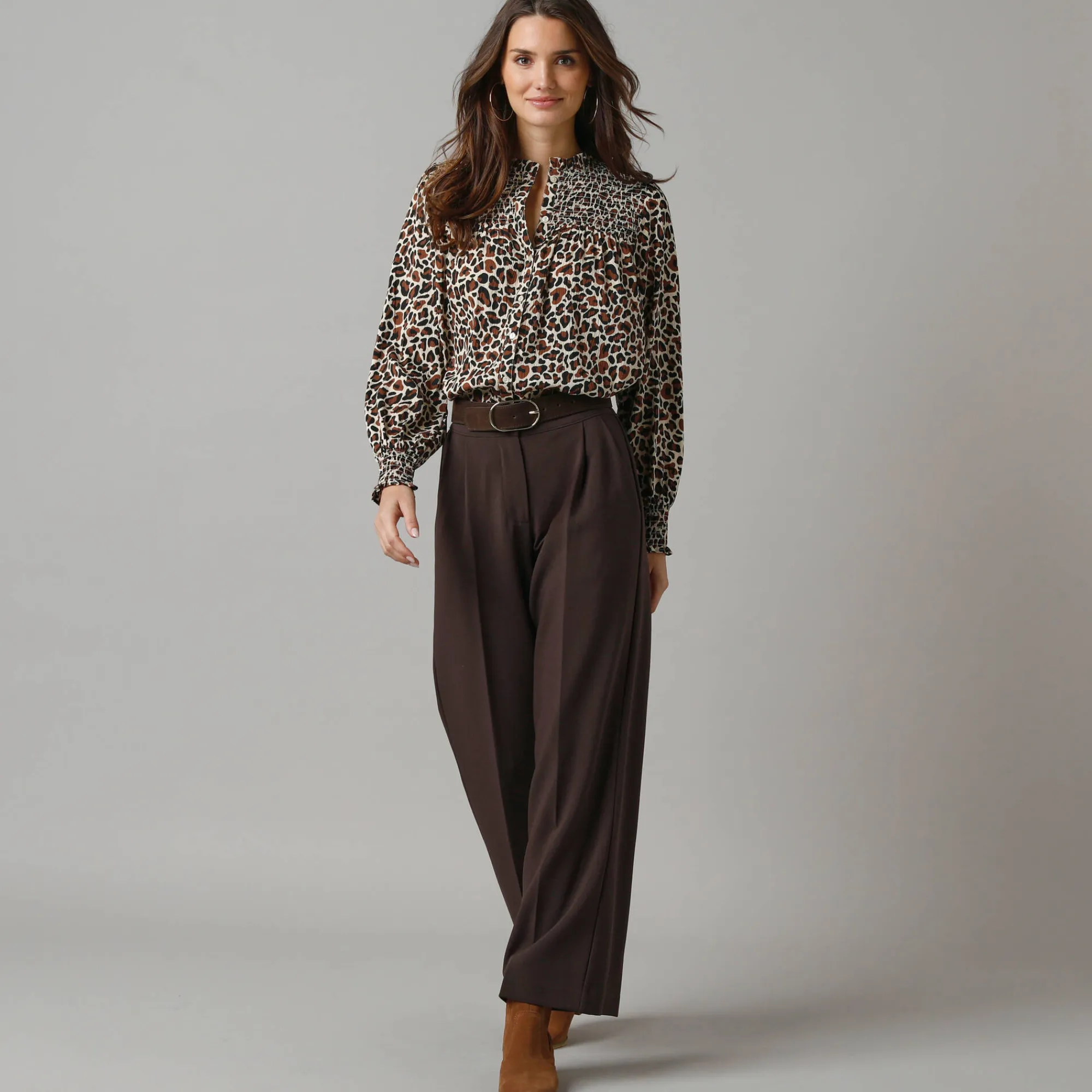 Bloes En Tuniek<Lora Zellini Bloes met luipaardprint, details in smokwerk karamel / zwart