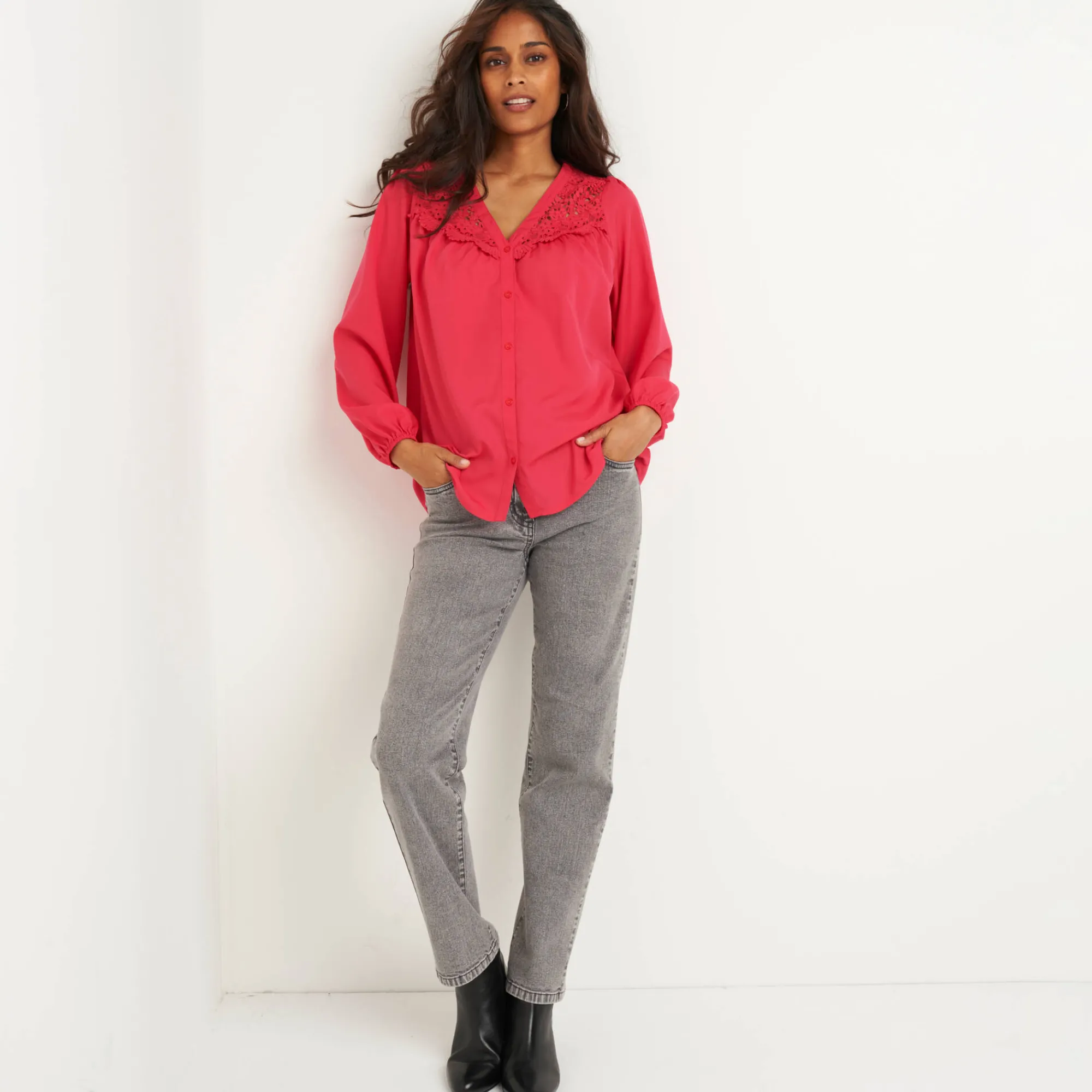 Bloes En Tuniek<Blancheporte Bloes met pasje in geschulpt macramé, bloezende mouwen framboos