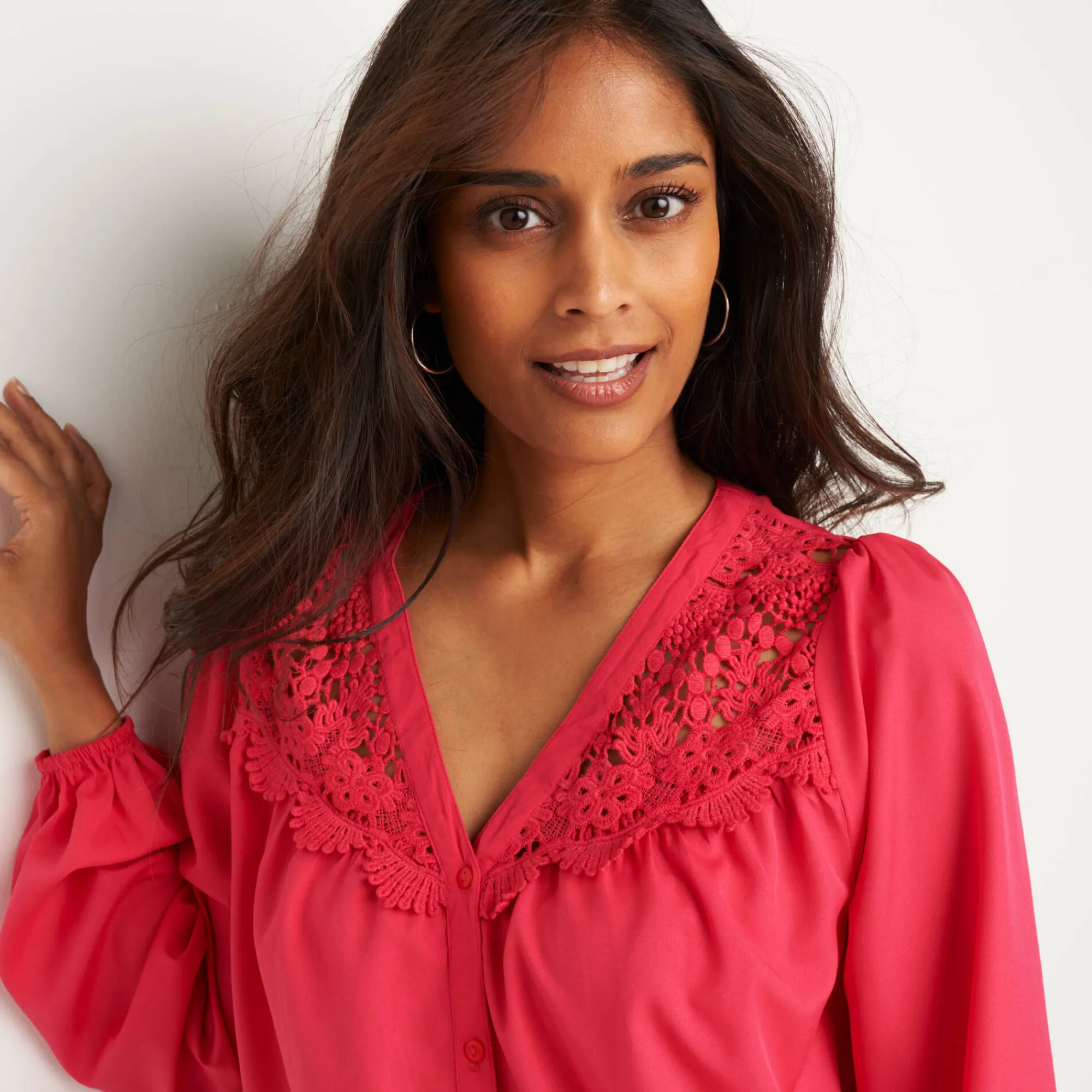 Bloes En Tuniek<Blancheporte Bloes met pasje in geschulpt macramé, bloezende mouwen framboos