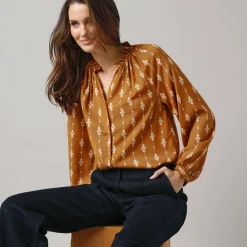 Feestoutfits Dames|Bloes En Tuniek<Lora Zellini Bloes met ruchekraag, bedrukte crêpe honing / ecru