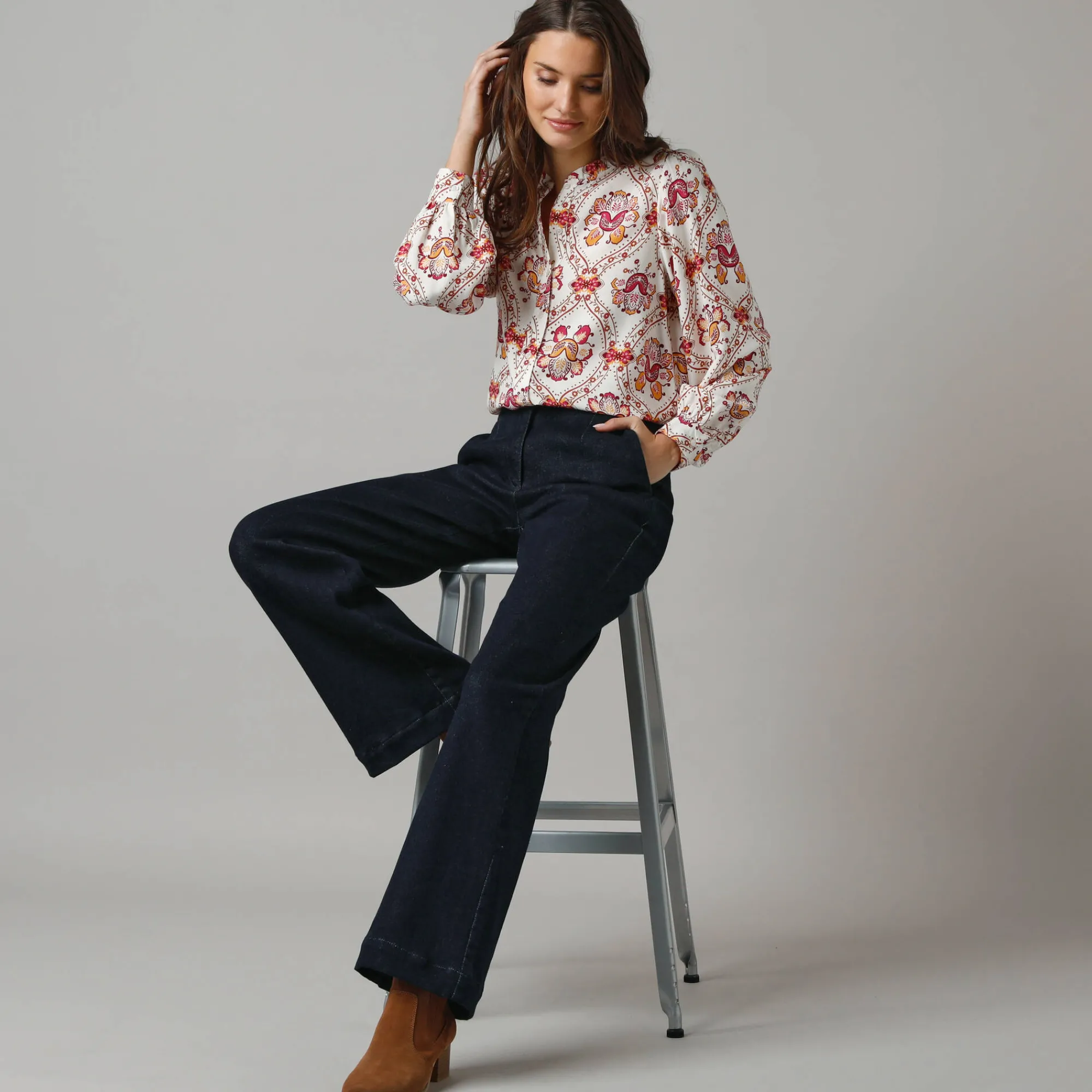 Bloes En Tuniek<Lora Zellini Bloes met ruchekraag en pofmouwen, bloemenprint ecru