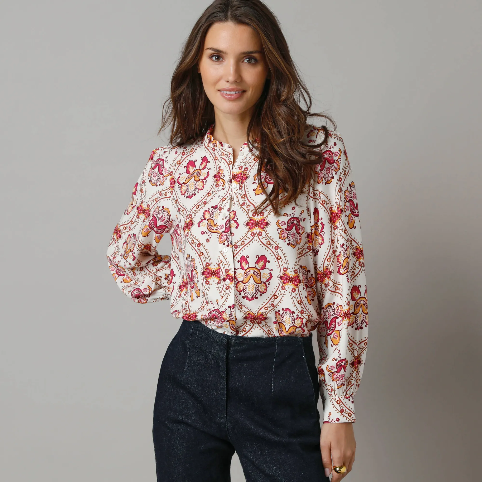 Bloes En Tuniek<Lora Zellini Bloes met ruchekraag en pofmouwen, bloemenprint ecru